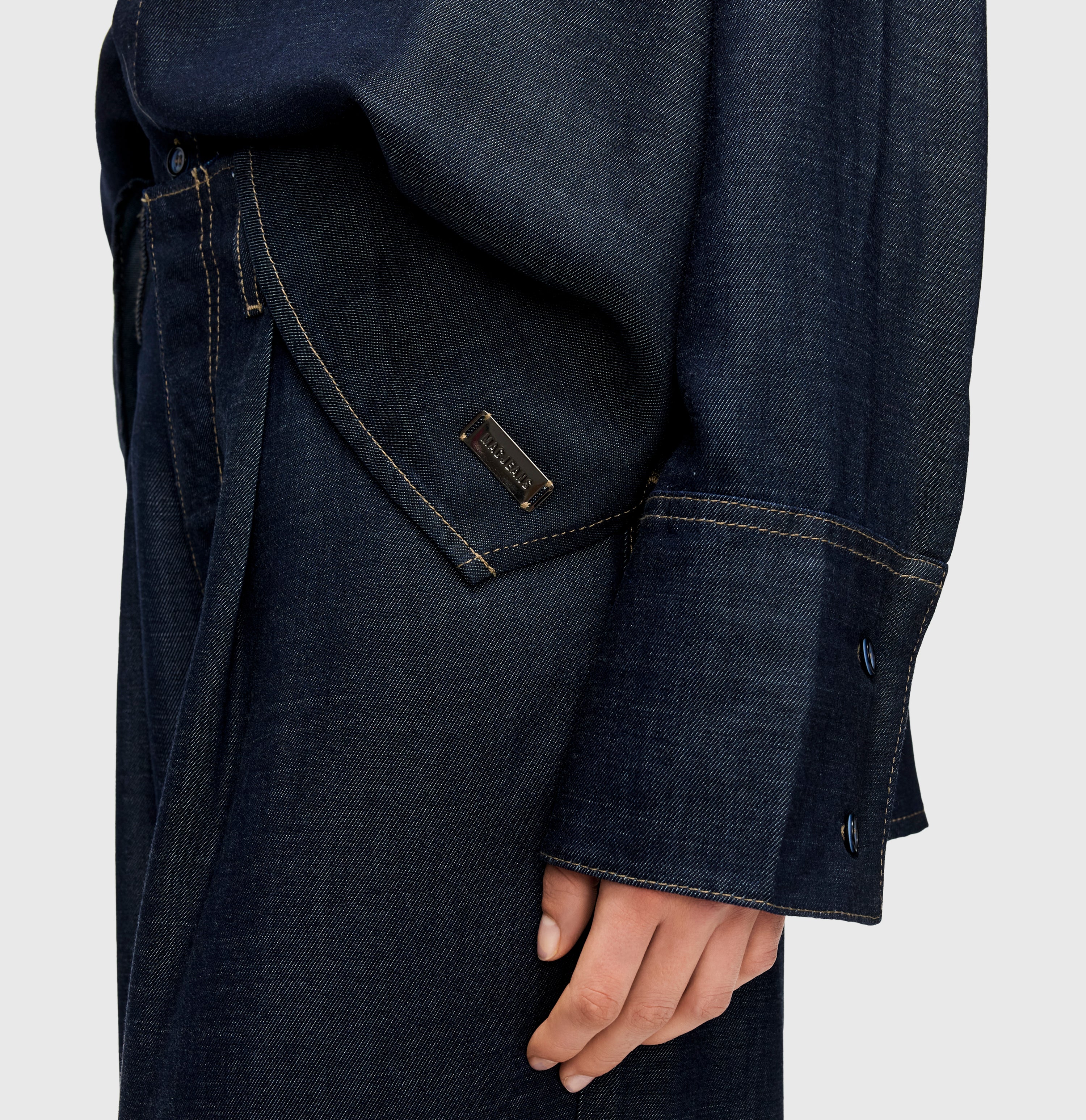 Denim shirt with high viscose content. | OVER SHIRT | fashion rinsed | Detailed view 2 of model