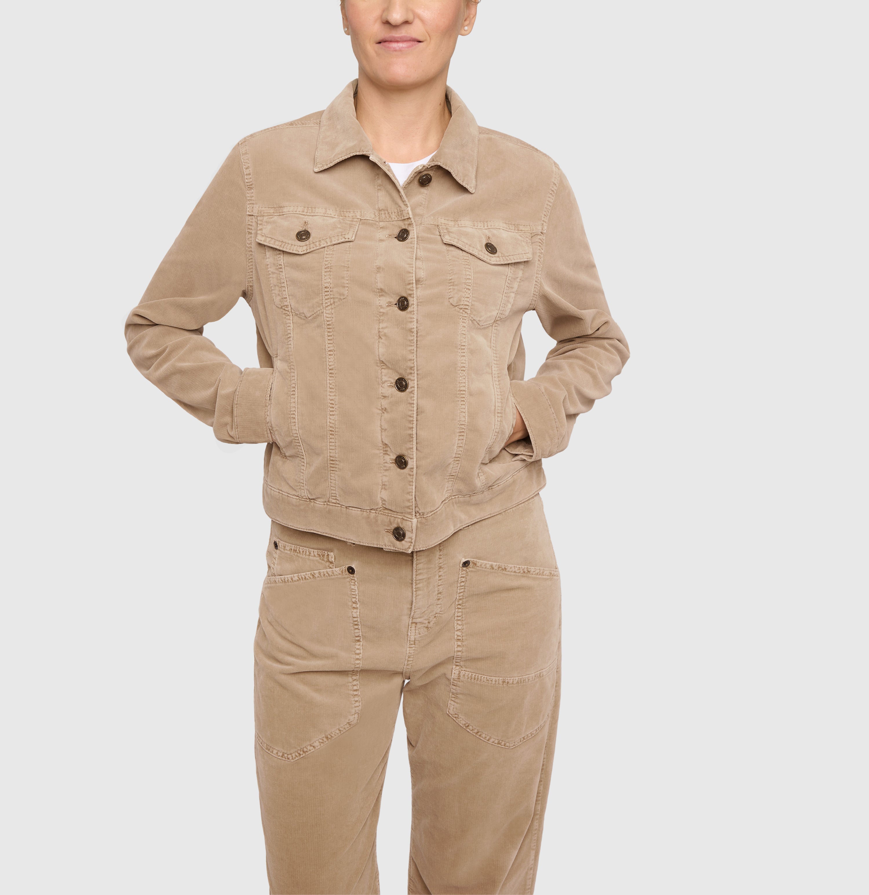 Jacket made of super soft baby corduroy. | JACKET corduroy | windspray beige | Front view of model