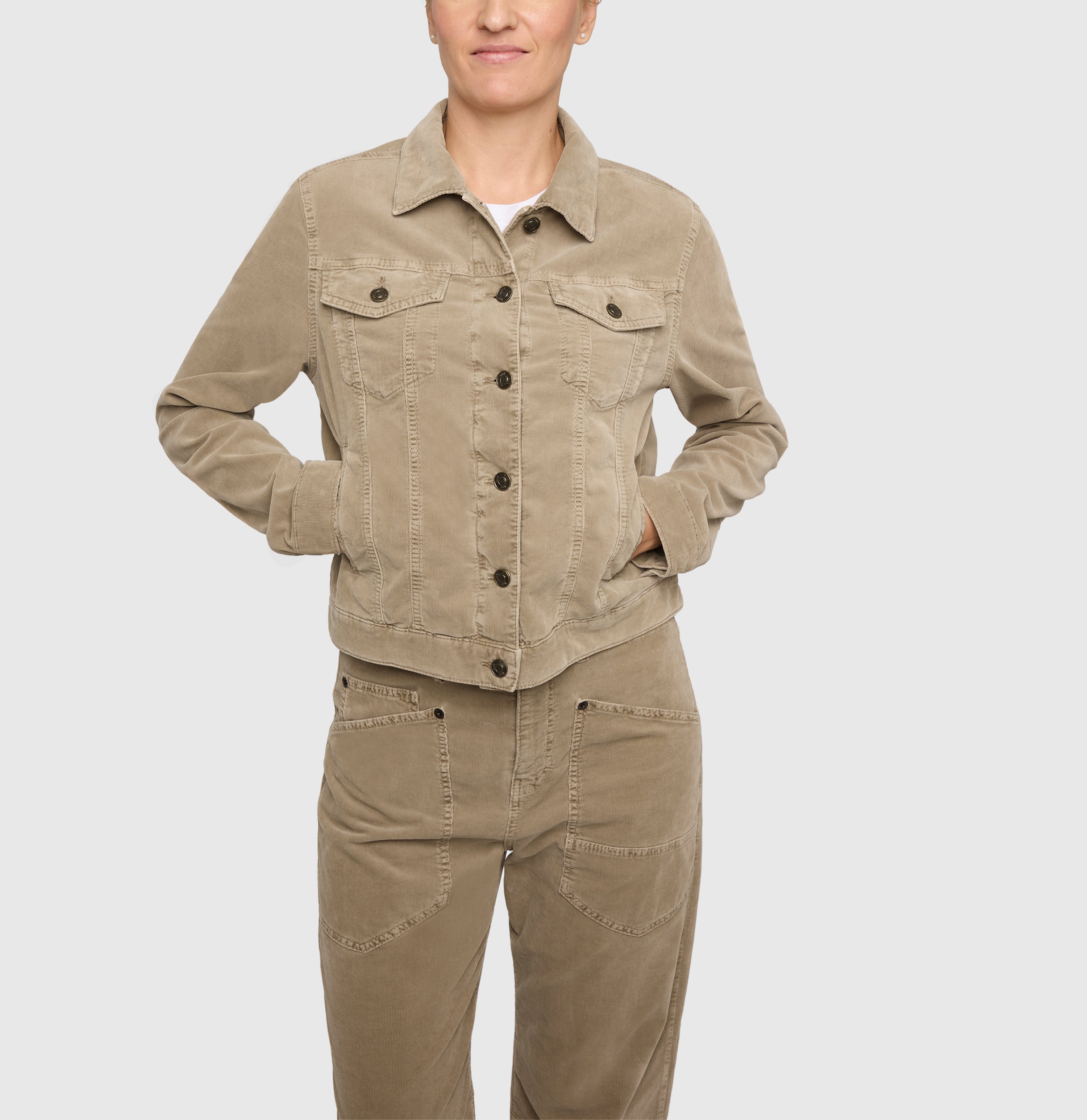 Jacket made of super soft baby corduroy. | JACKET corduroy | windspray beige | Front view of model