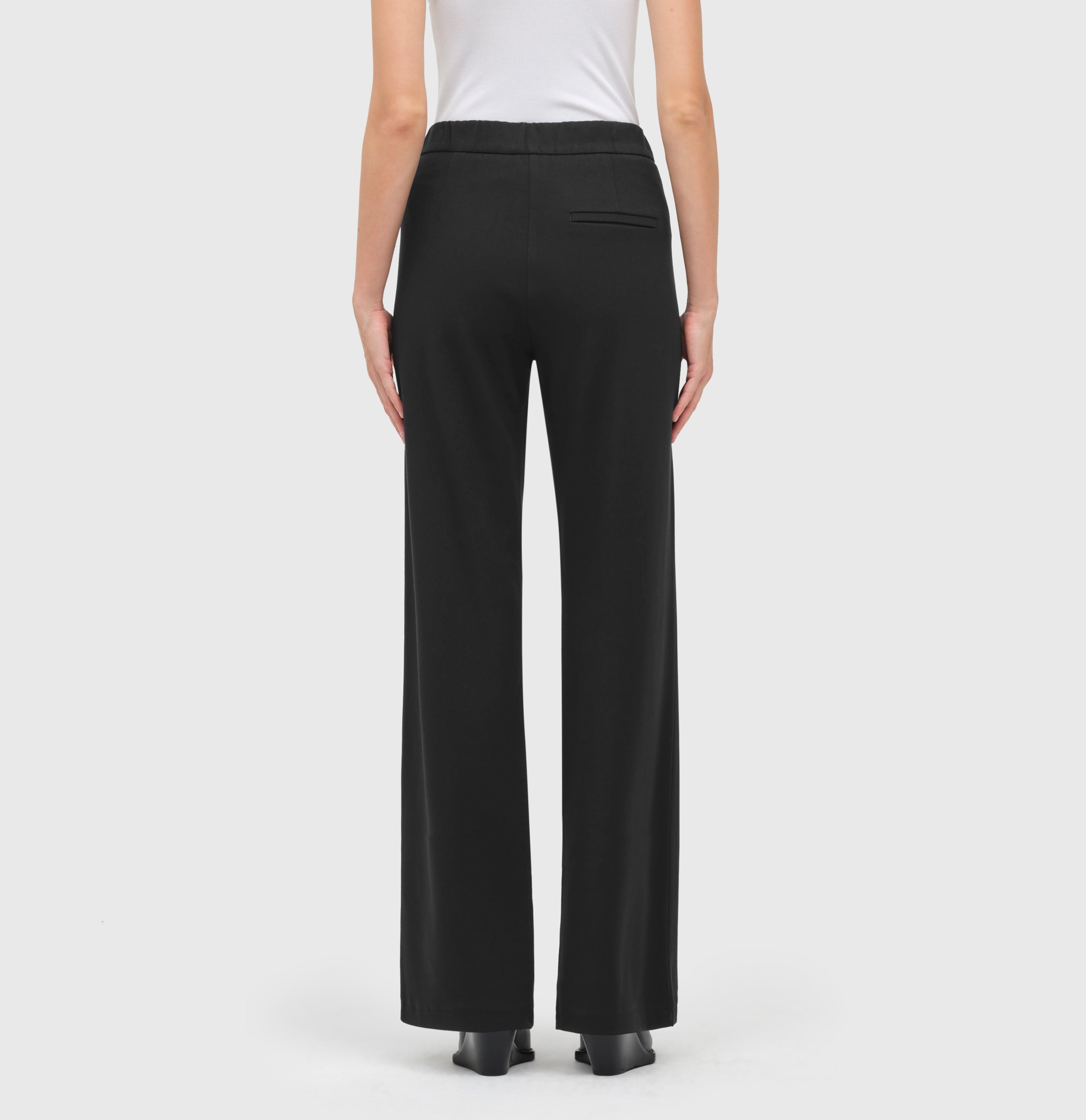 Wide fit made from light jersey. | CHIARA | black | Back view of model