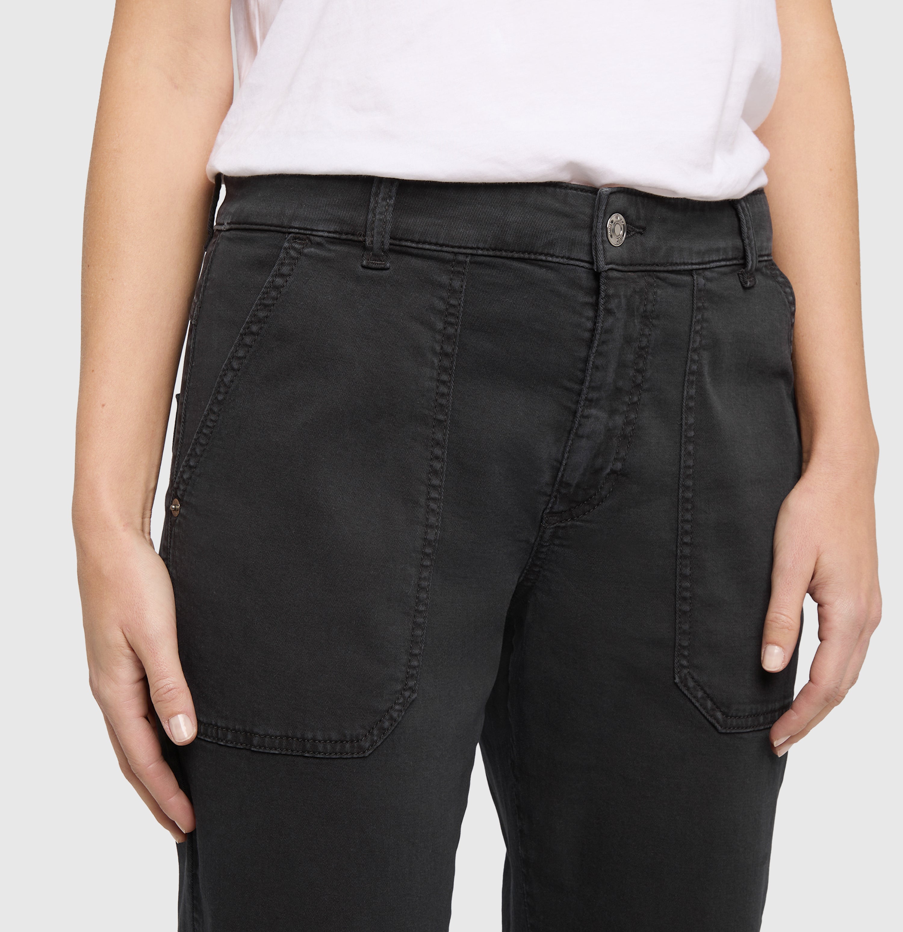 Utility pants made of compact gabardine. | WORKER 2.03 casual | night grey antique | Detailed view 3 of model