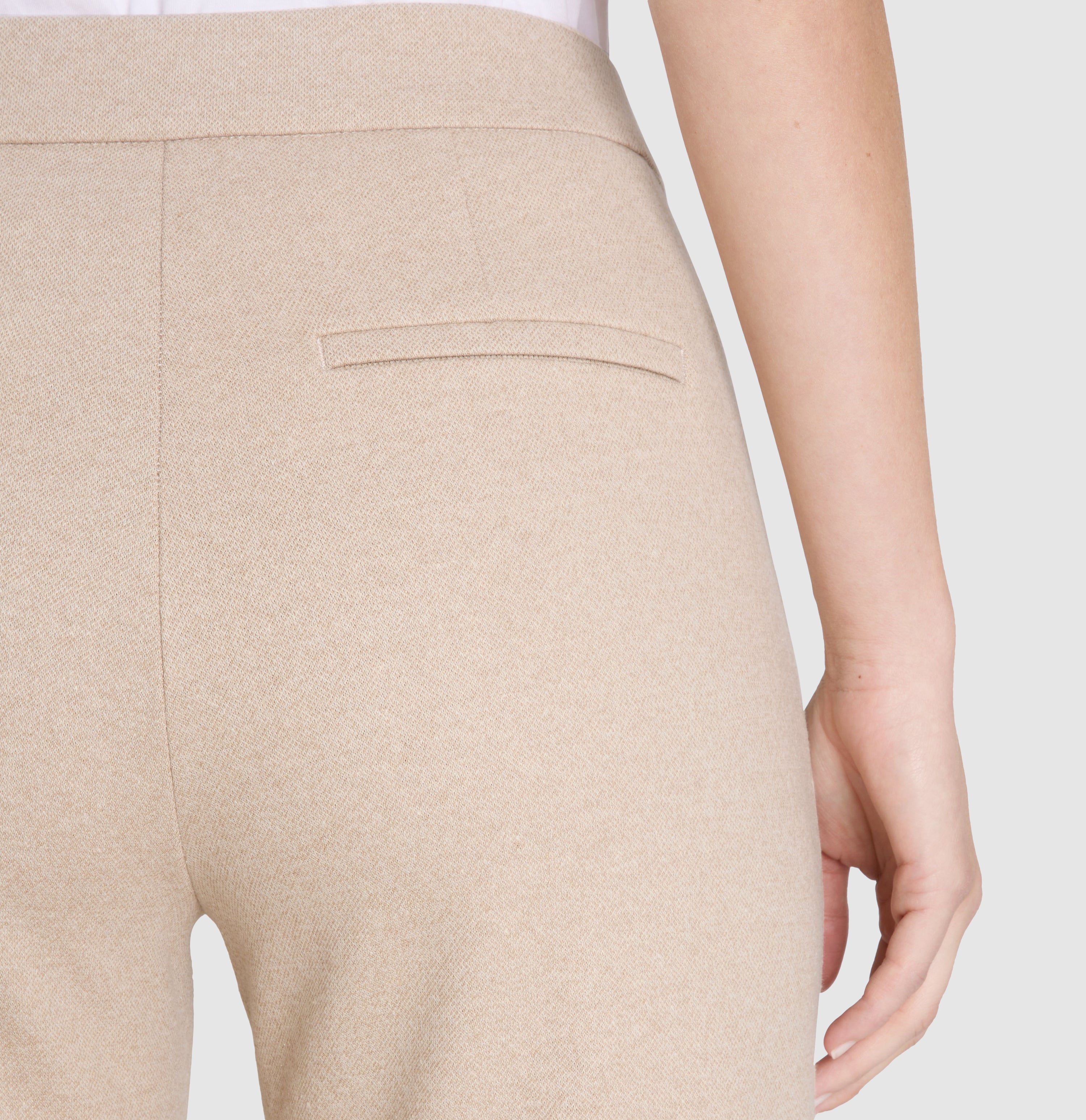 Wide jump-in trousers made of premium jersey. | CHIARA SMART | light shadow melange | Detailed view 2 of model