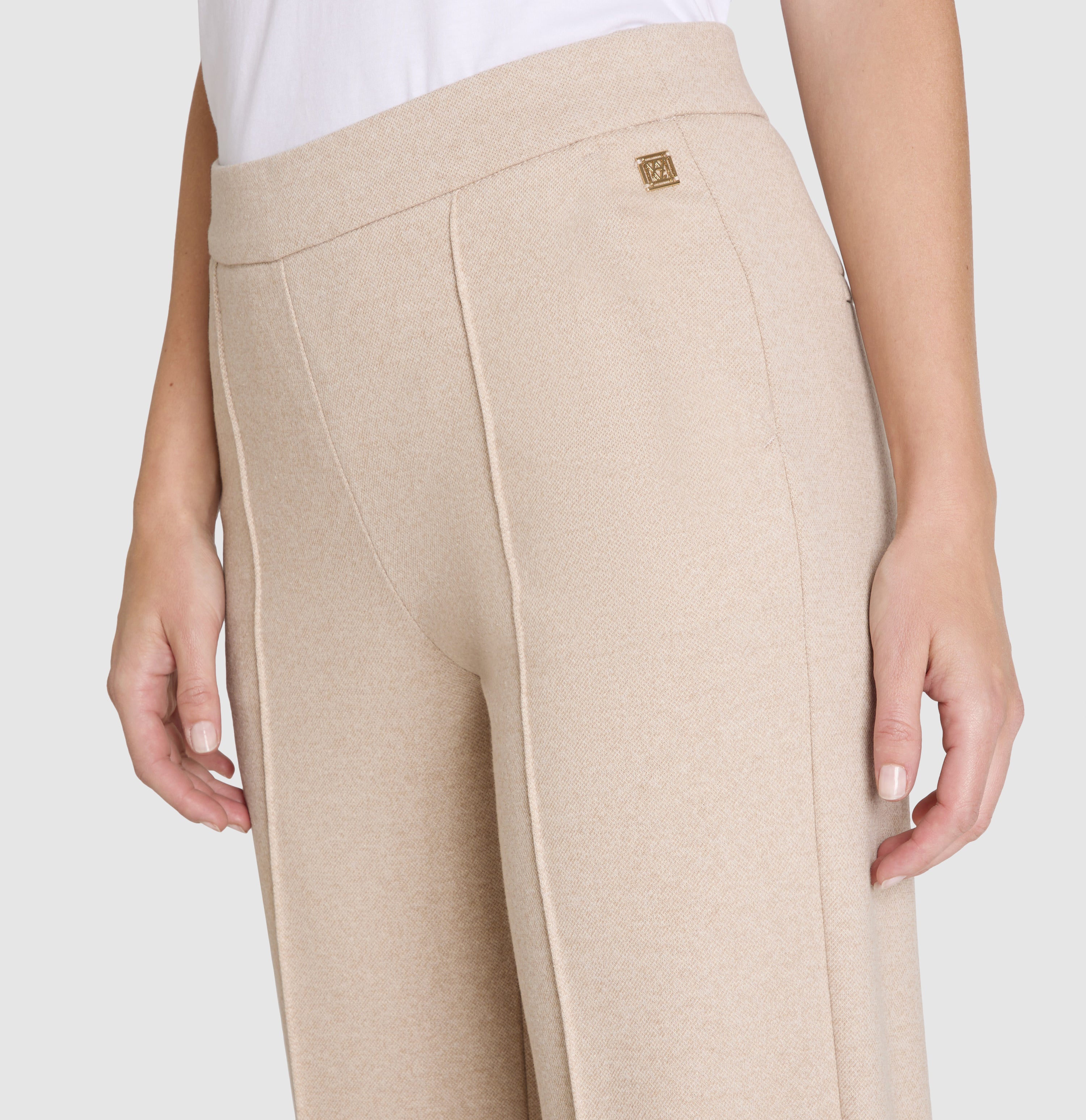 Wide jump-in trousers made of premium jersey. | CHIARA SMART | light shadow melange | Detailed view 3 of model