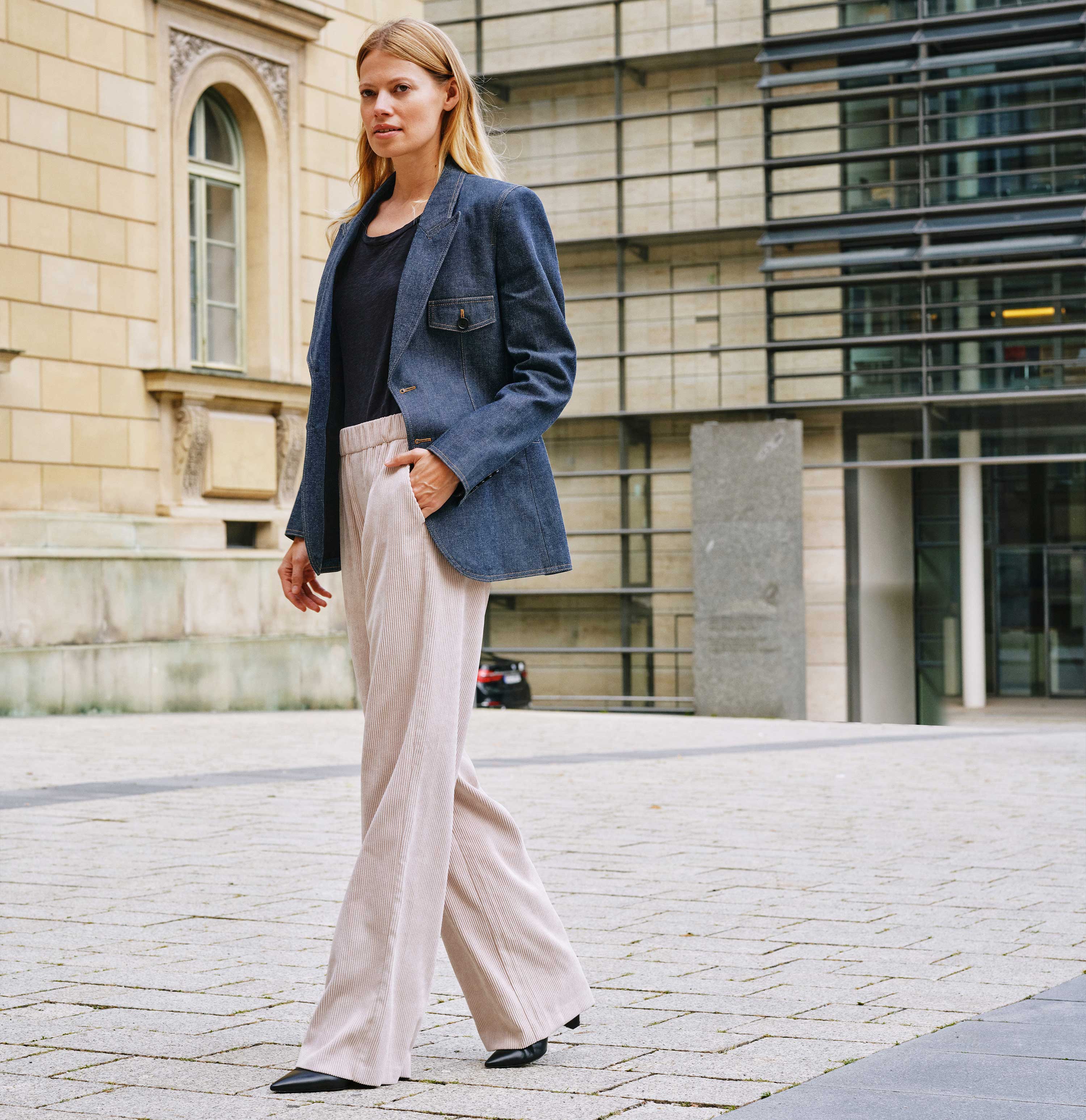 Wide fit made from light, flowing wide wale corduroy. | CHIARA | sand beige | Campaign image 3