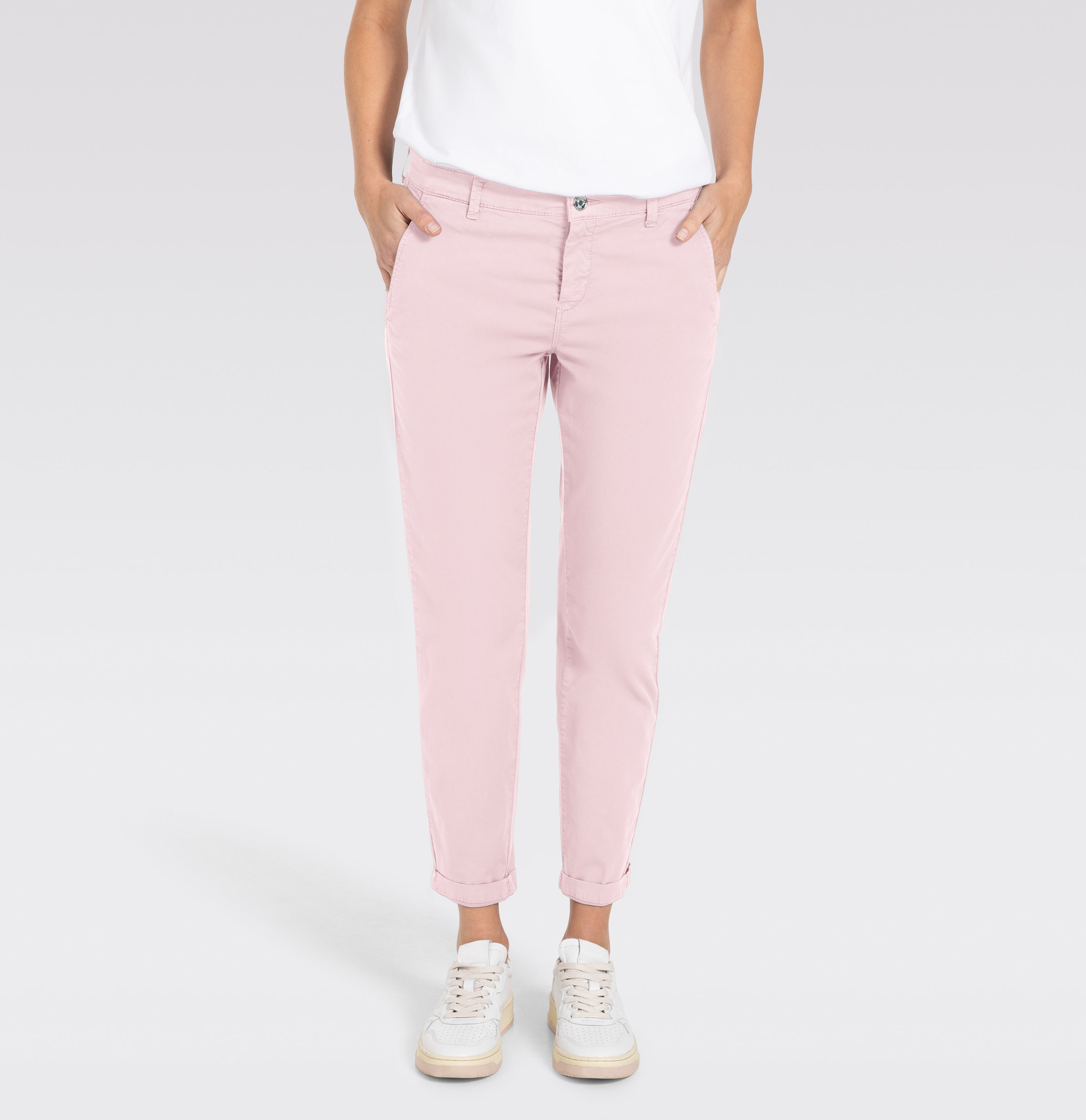 Turned-up chino with creases. | CHINO turn up | cotton candy pink PPT | Front view of model