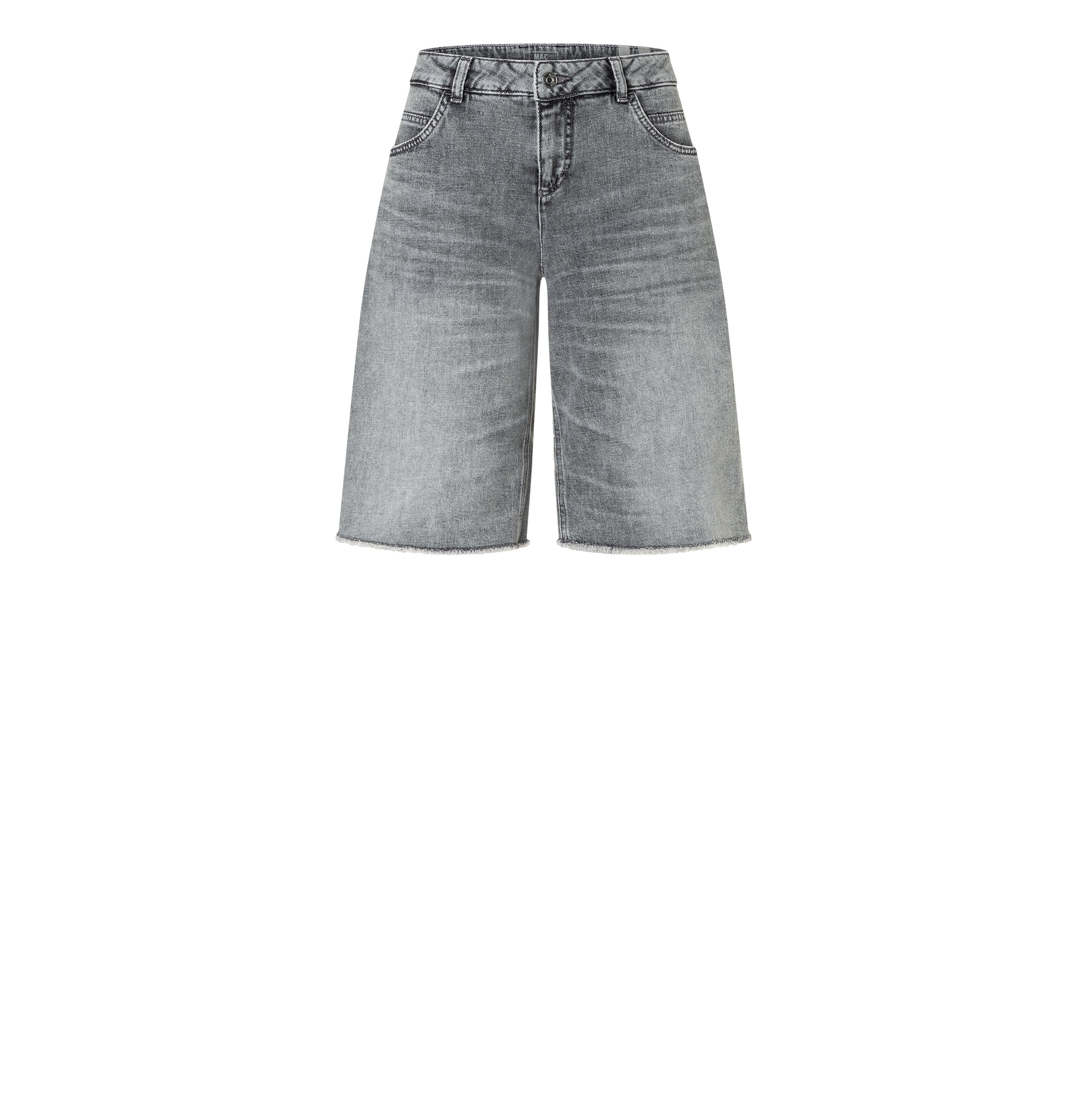Wide Bermuda made of comfort stretch denim. | RICH BERMUDA | ash grey used wash | Front view of bust