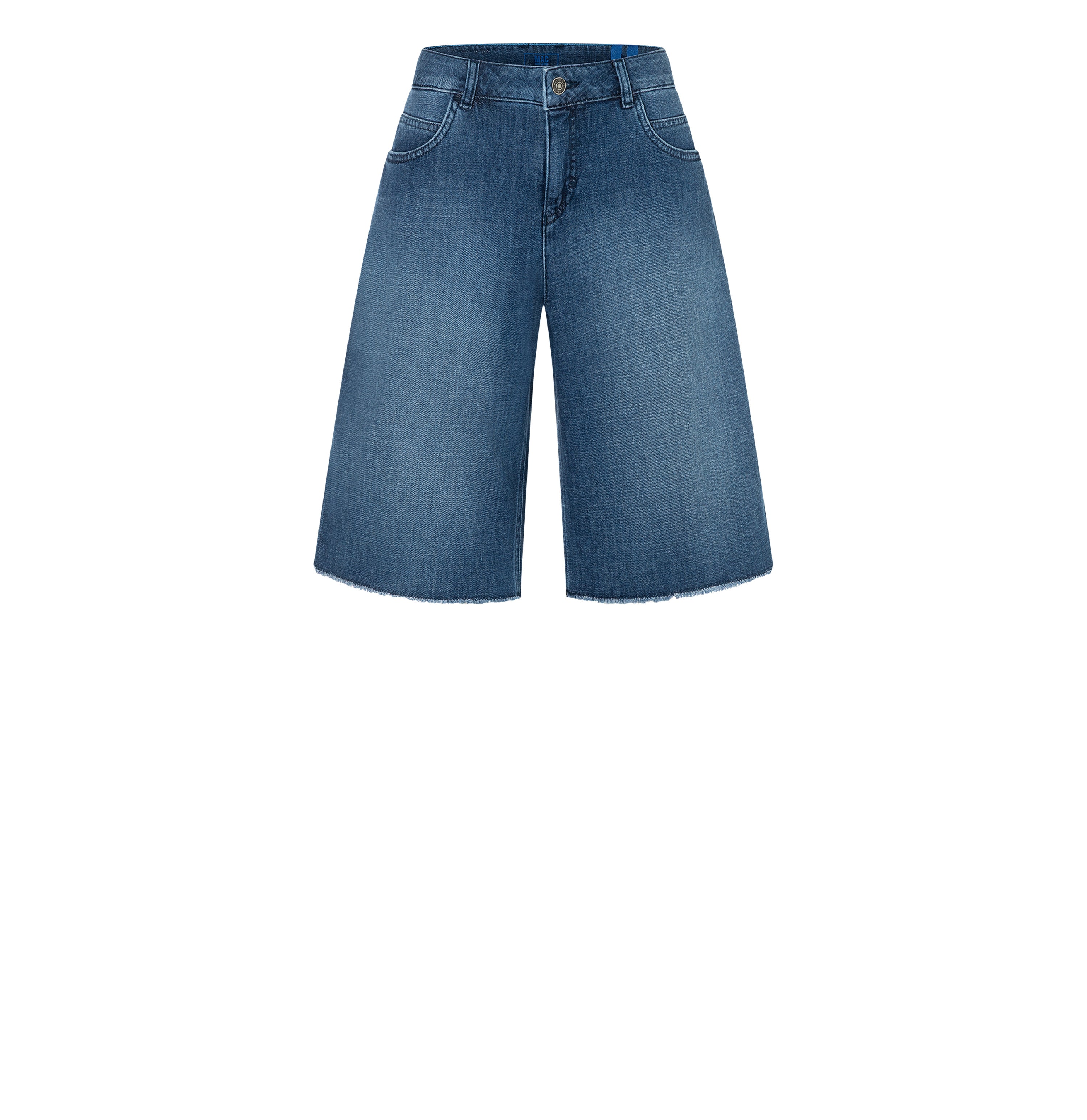 Wide Bermuda made of comfort stretch denim. | RICH BERMUDA | dark blue tinted wash | Front view of bust