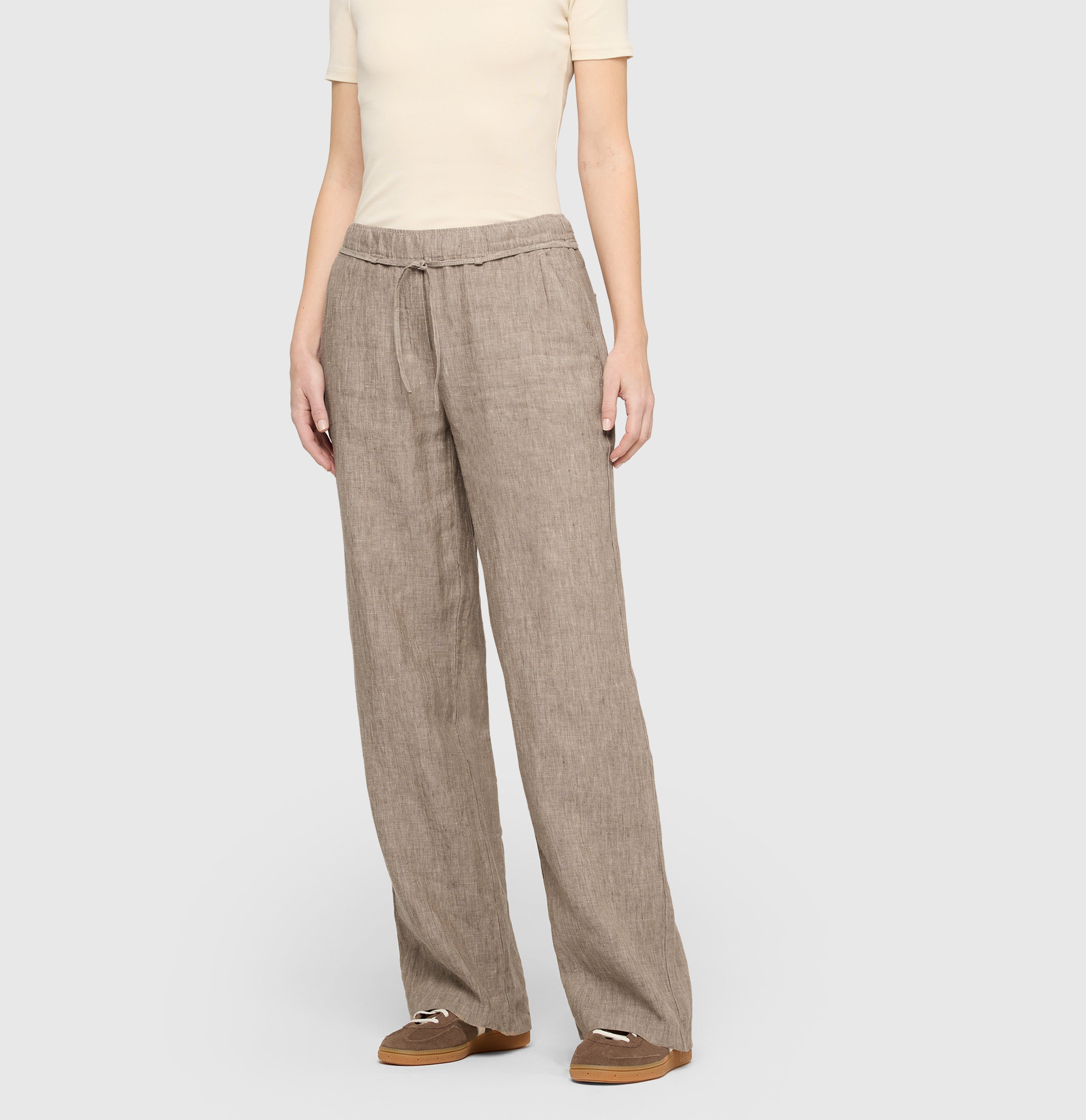 Wide trousers made of pure linen. | CHIARA BELT | sanddrift melange | Front view of model