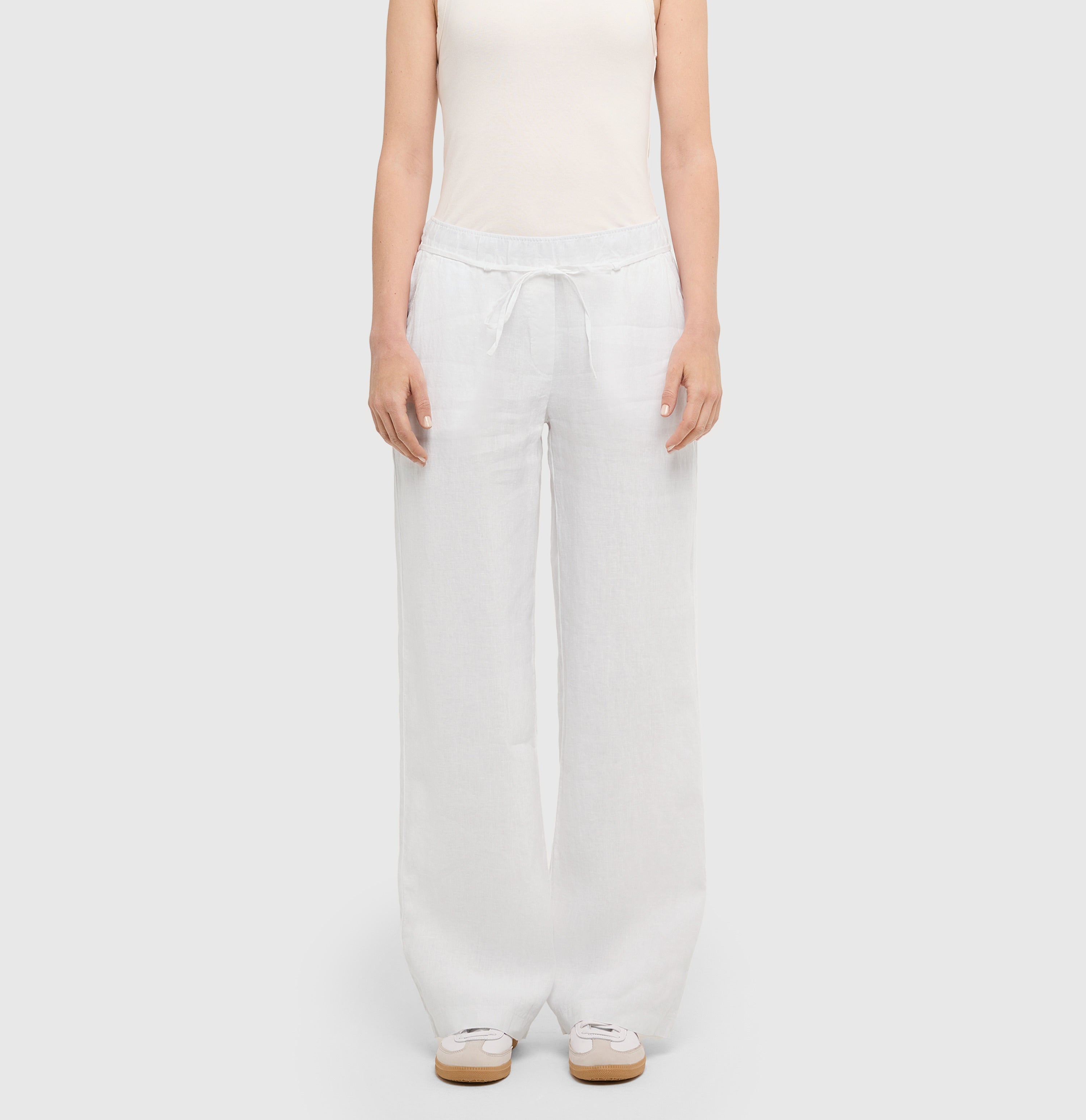 Wide trousers made of pure linen. | CHIARA BELT | white | Front view of model