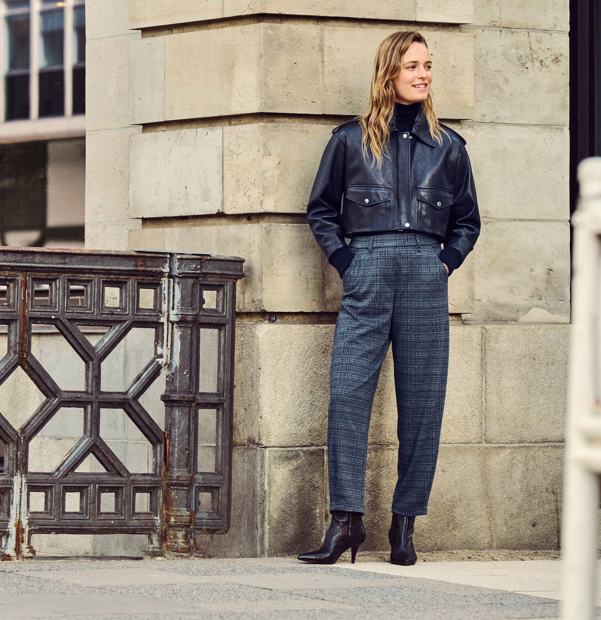 | TILDA jump in | smoke grey check | Campaign image 3