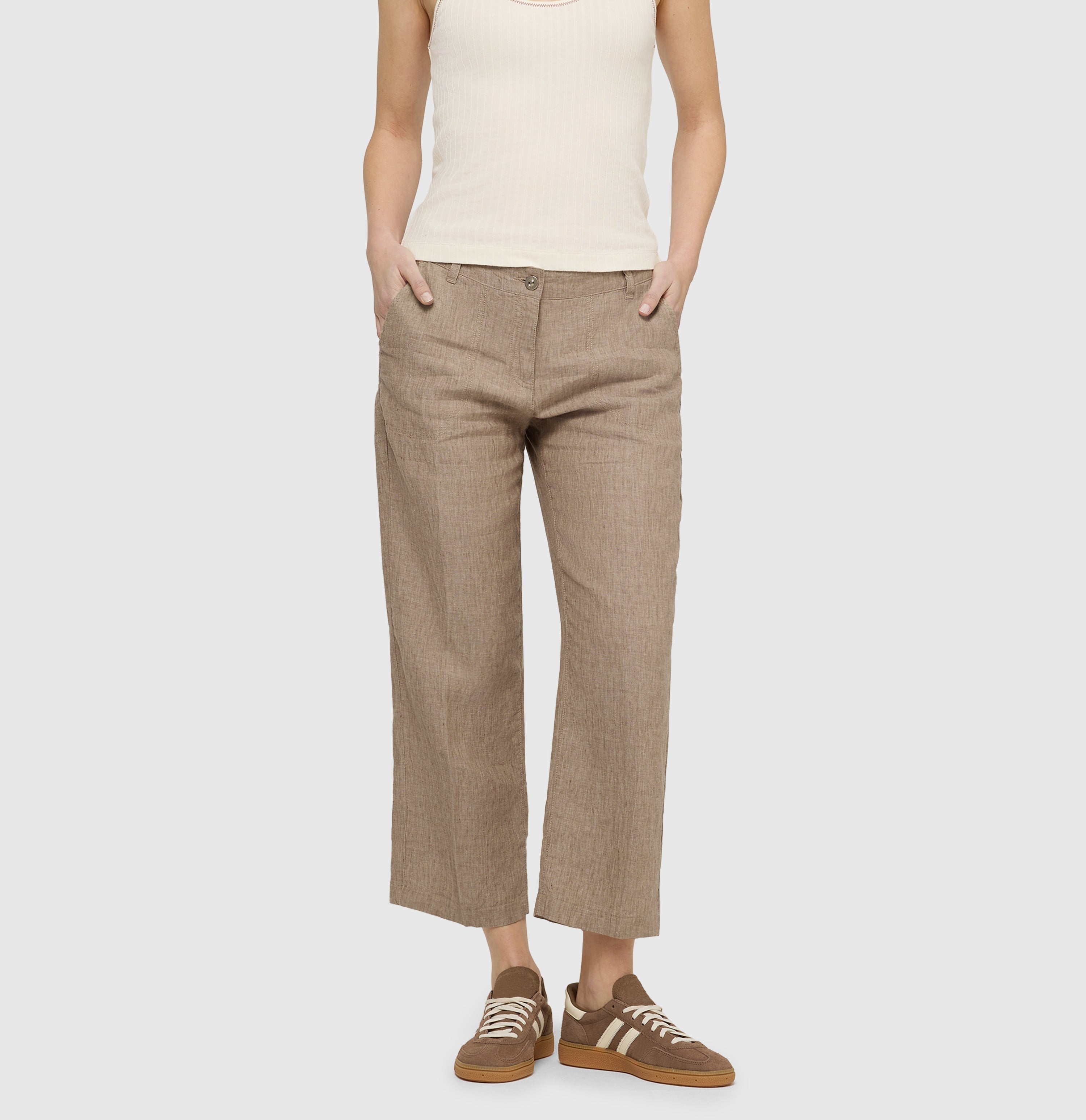 Light culotte made of pure linen. | NORA cropped | sanddrift melange | Front view of model