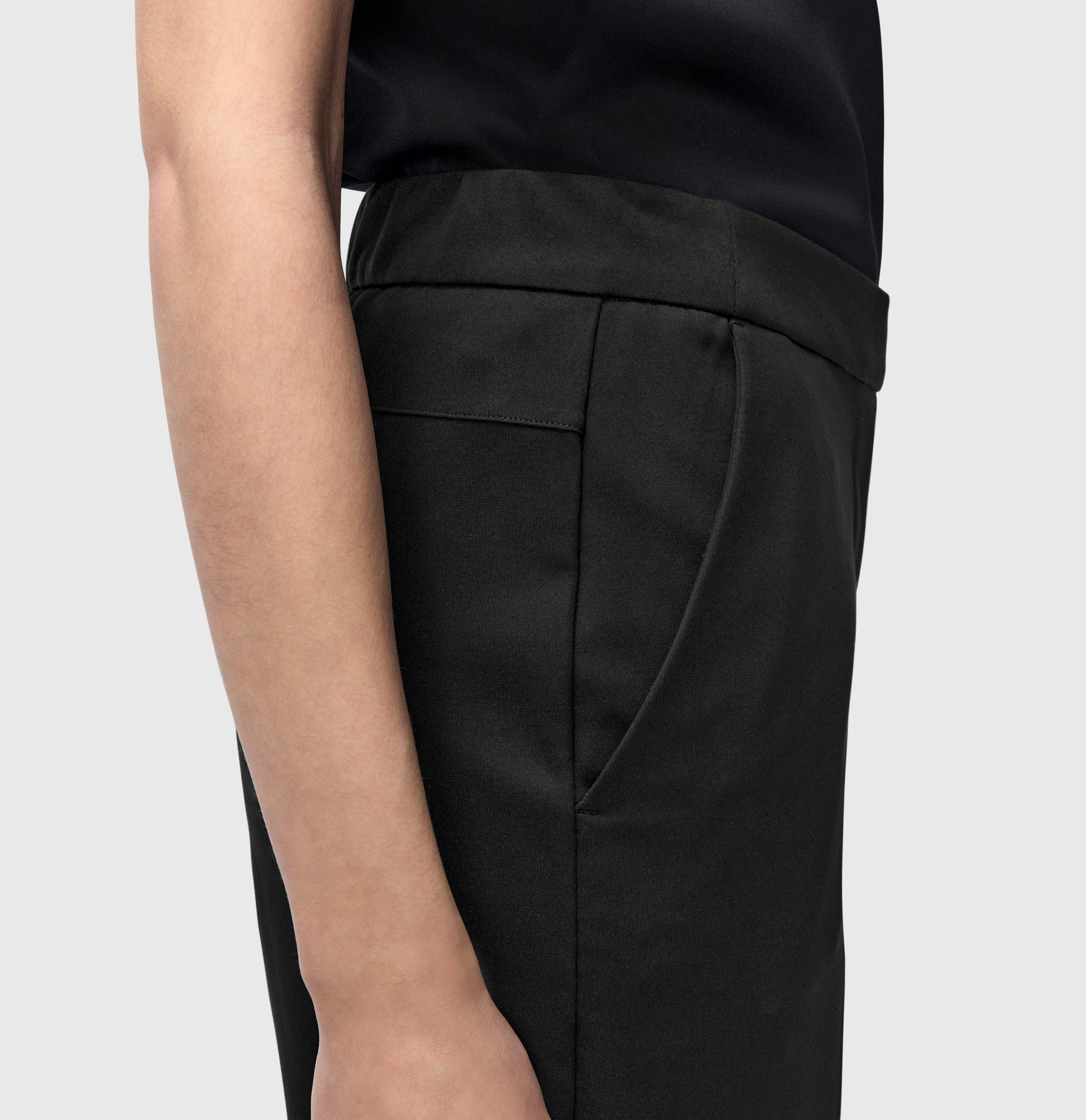 Slim, relaxed trousers made of light jersey. | CAMI | black | Detailed view 3 of model