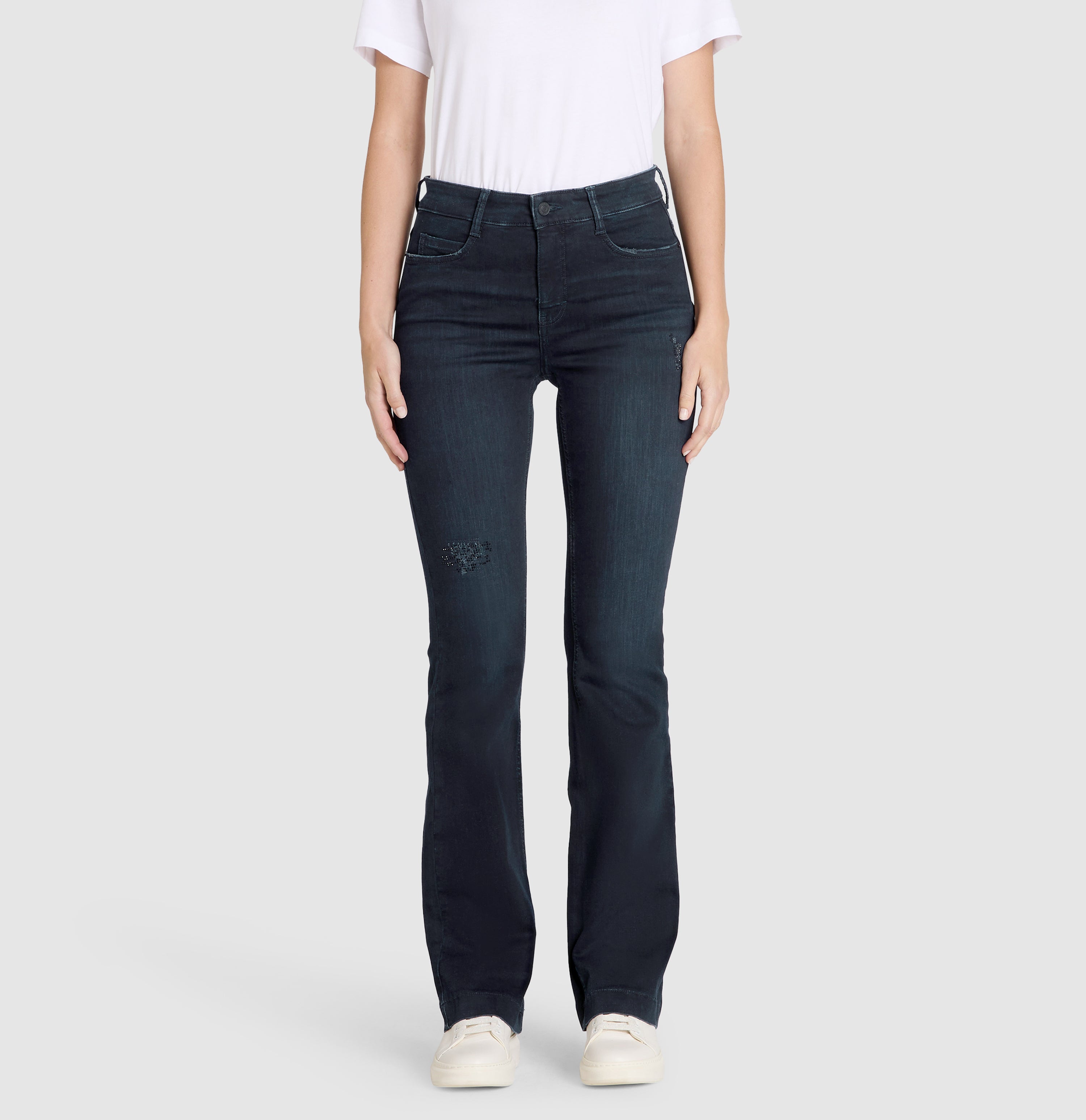 Flexible boot cut jeans with rhinestone details. | S-NAME | S-FBBZ | Front view of model