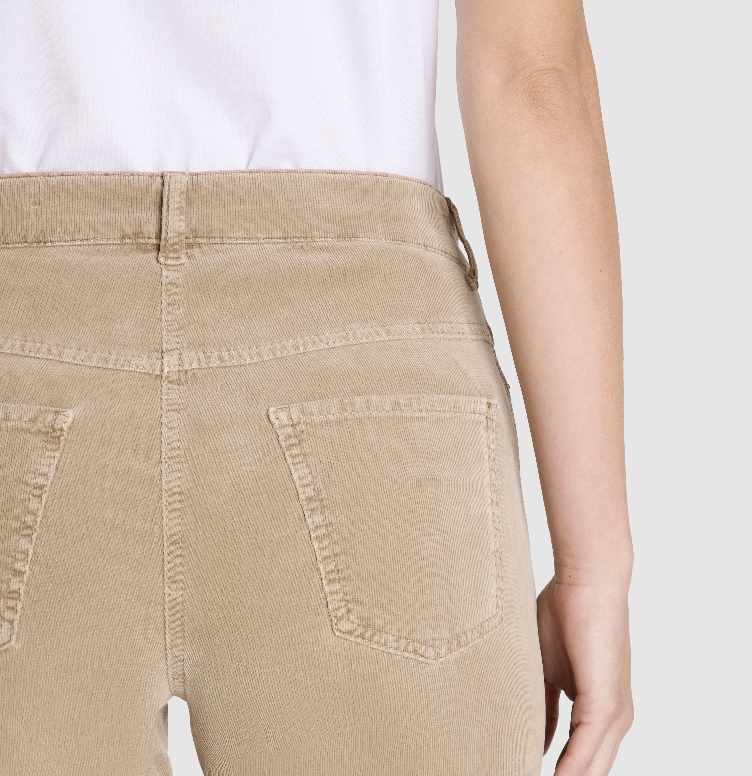 Rhinestone-studded boot cut trousers made of wide wale corduroy. | LAURA | windspray beige | Detailed view 2 of model