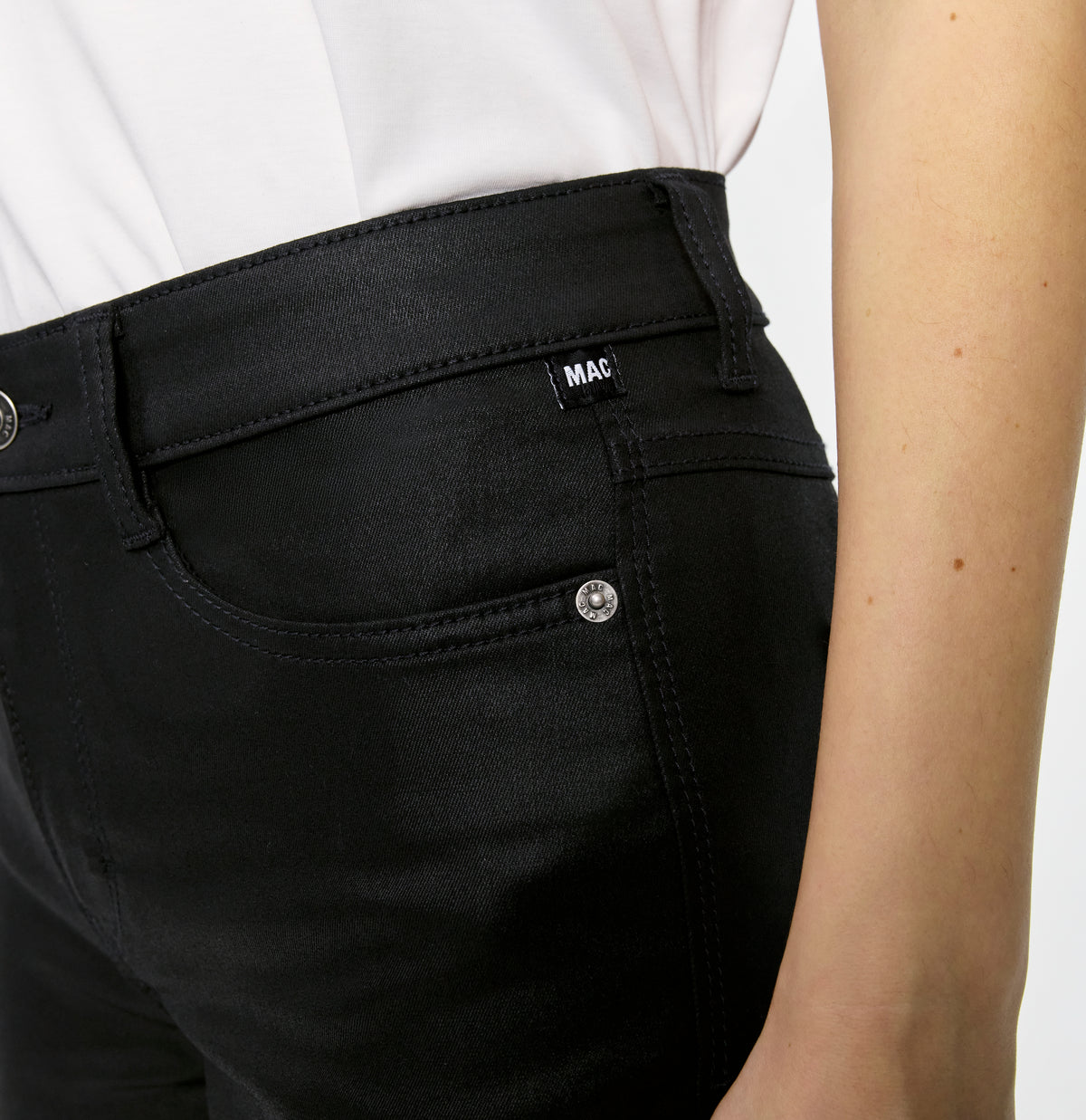 | LAURA | black | Detailed view 2 of model