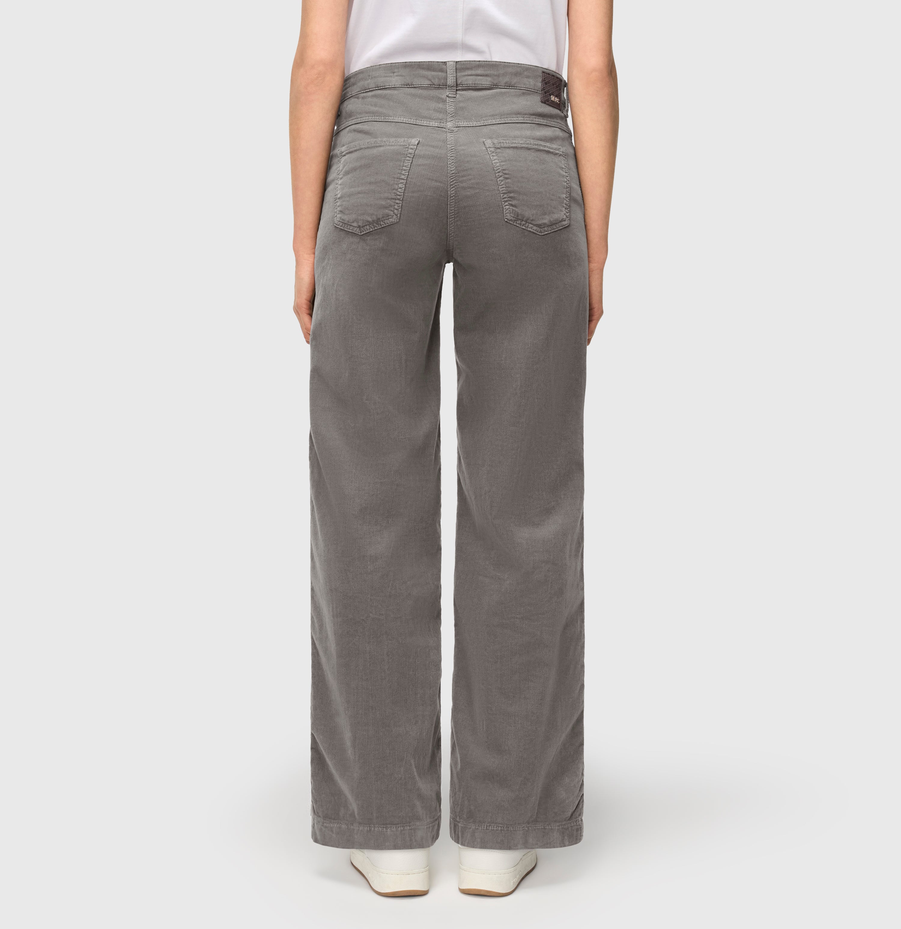 Wide, comfortable trousers made of soft baby corduroy. | WIDE | dark gull grey PPT | Back view of model