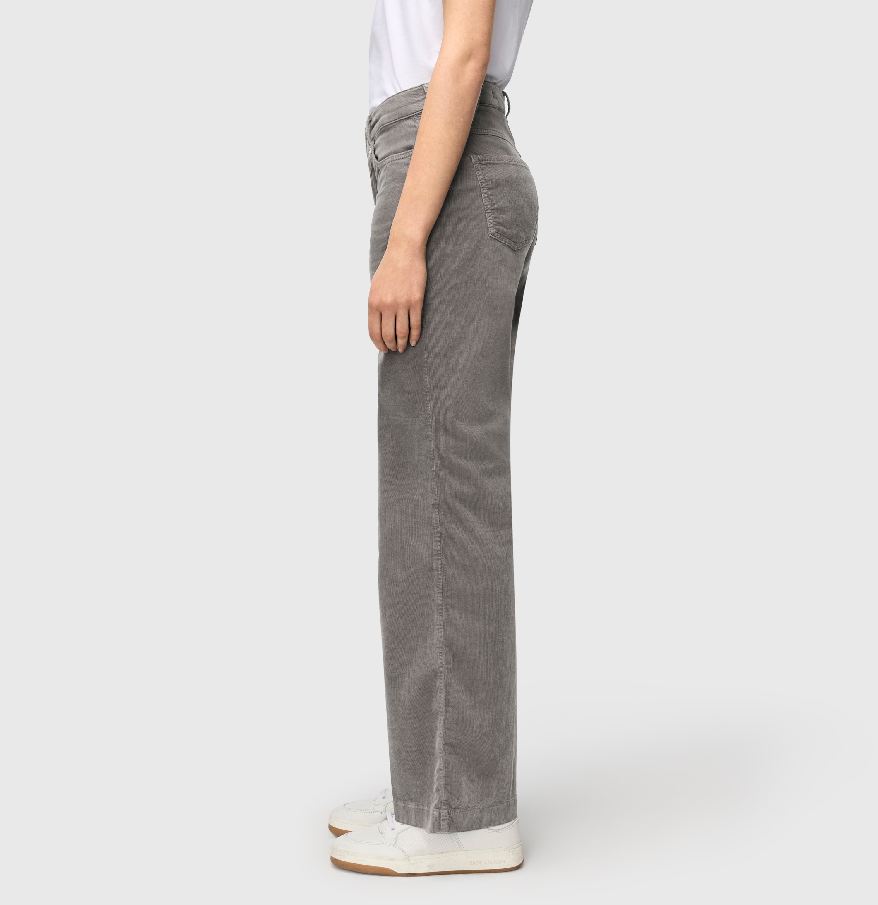 Wide, comfortable trousers made of soft baby corduroy. | WIDE | dark gull grey PPT | Detailed view 2 of model