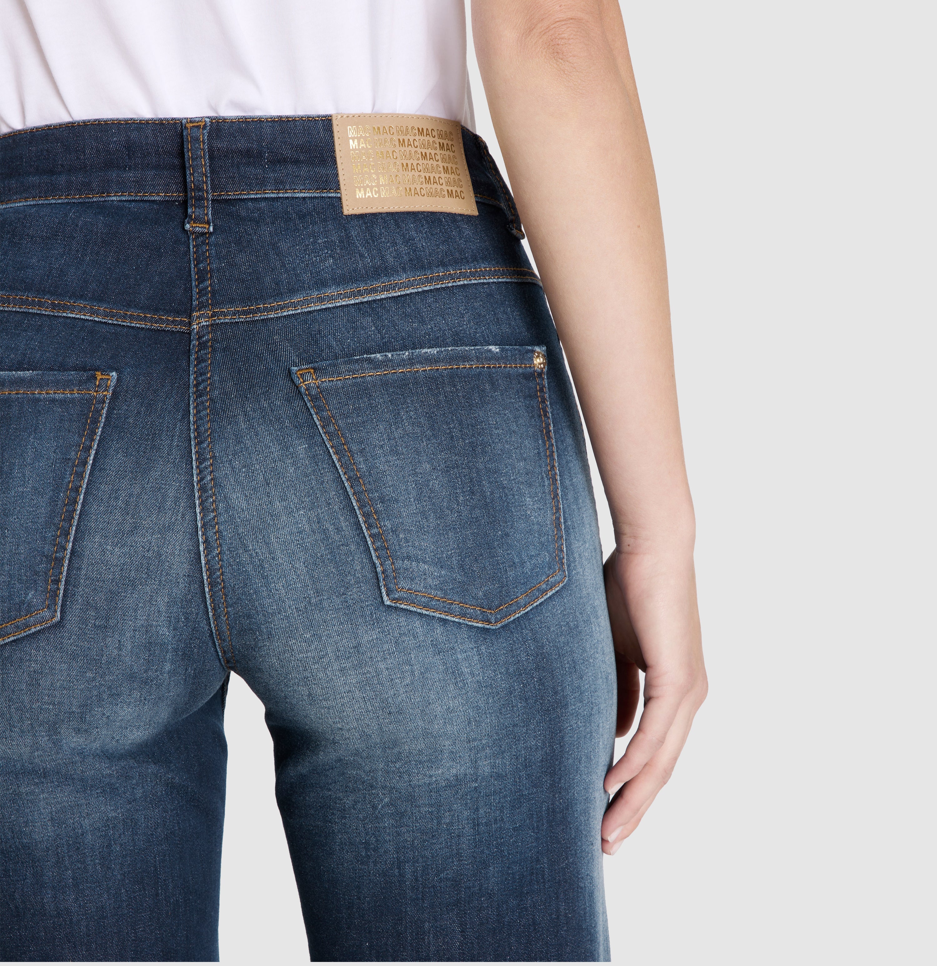 Wide fit with destroyed details and studs. | WIDE glam | moonlight destroyed | Detailed view 2 of model
