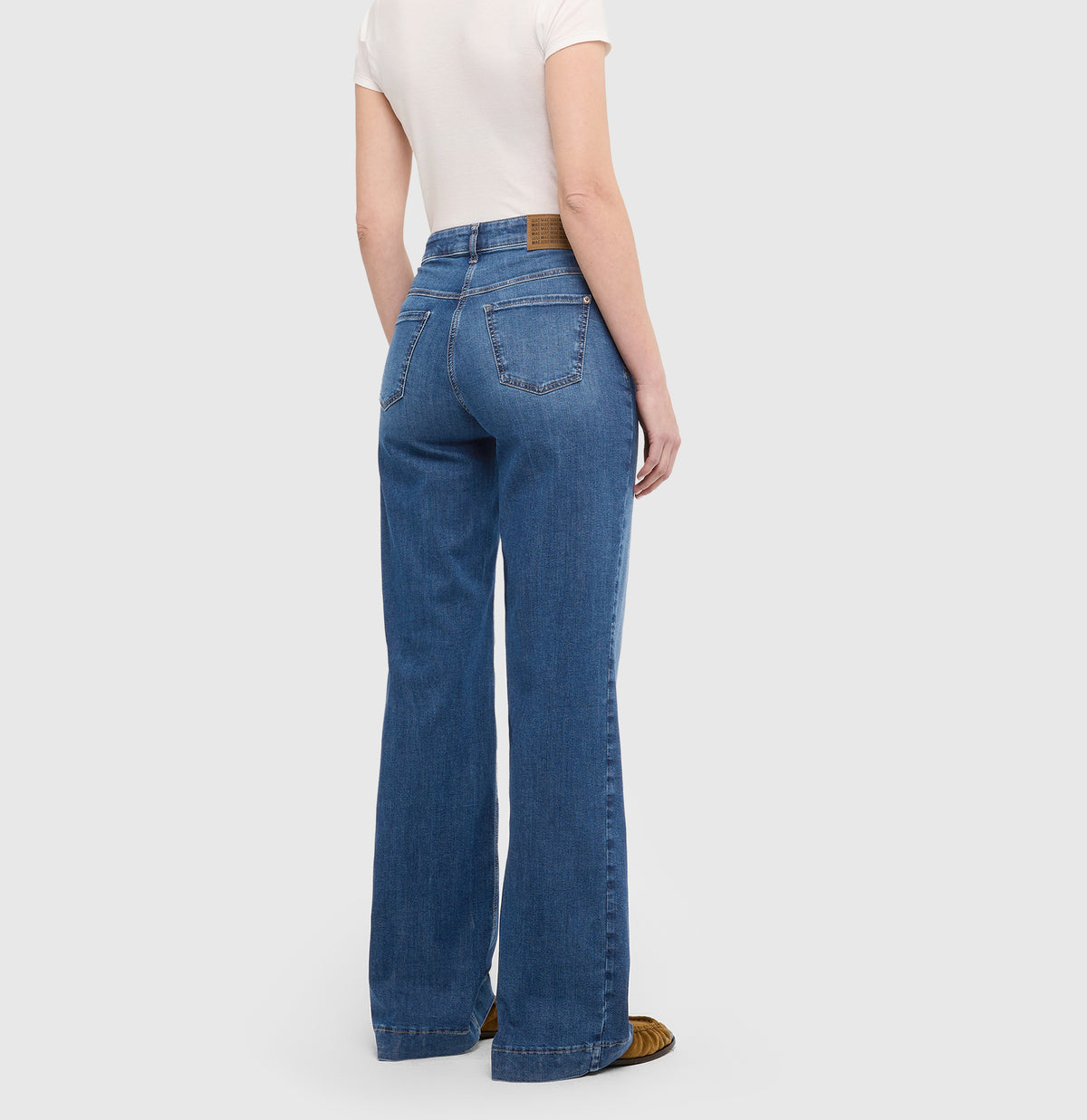 | WIDE rivet | used wash | Back view of model