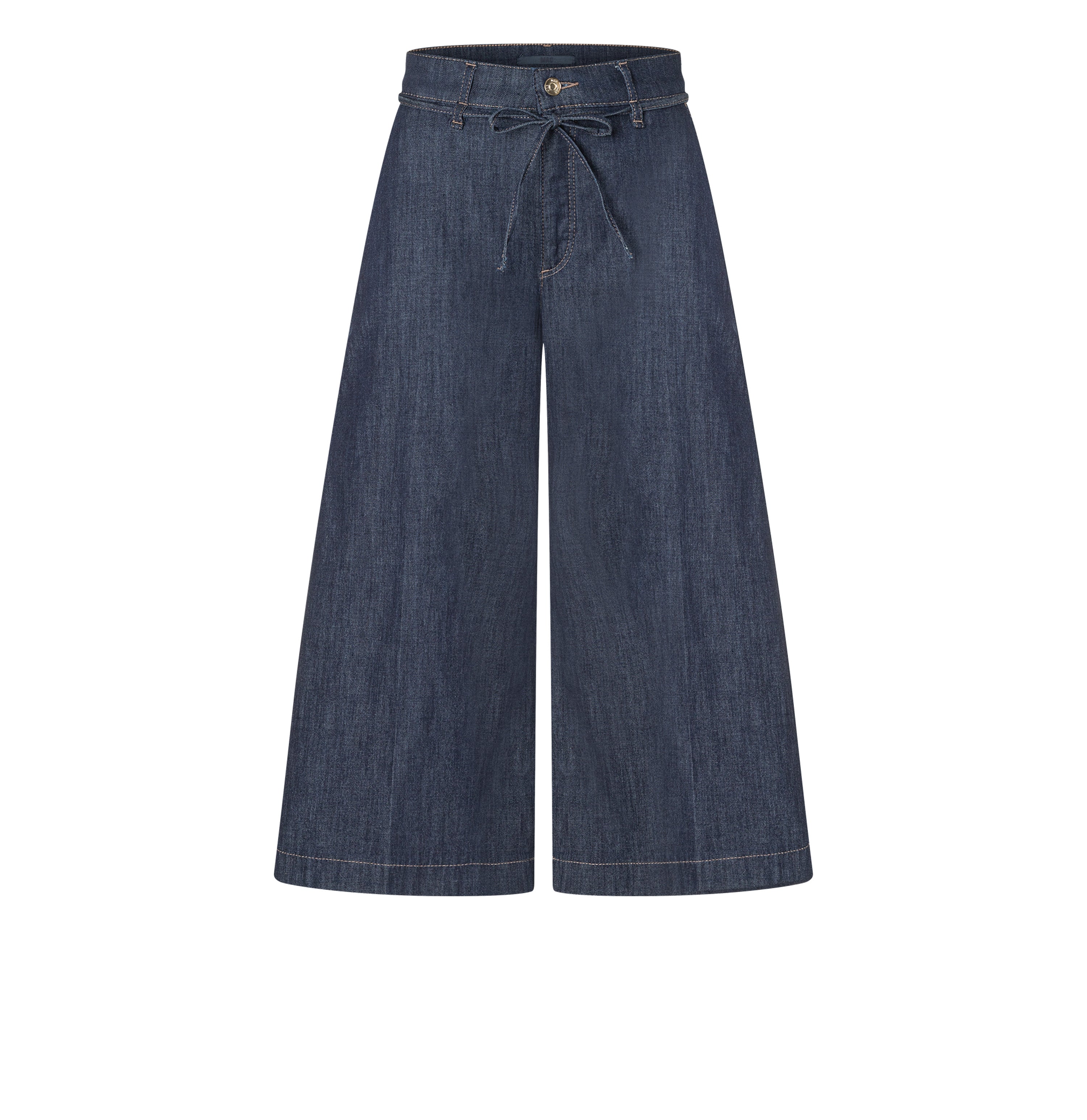 Modern culotte made of super light denim. | WENDY cropped | fashion rinsed | Front view of bust