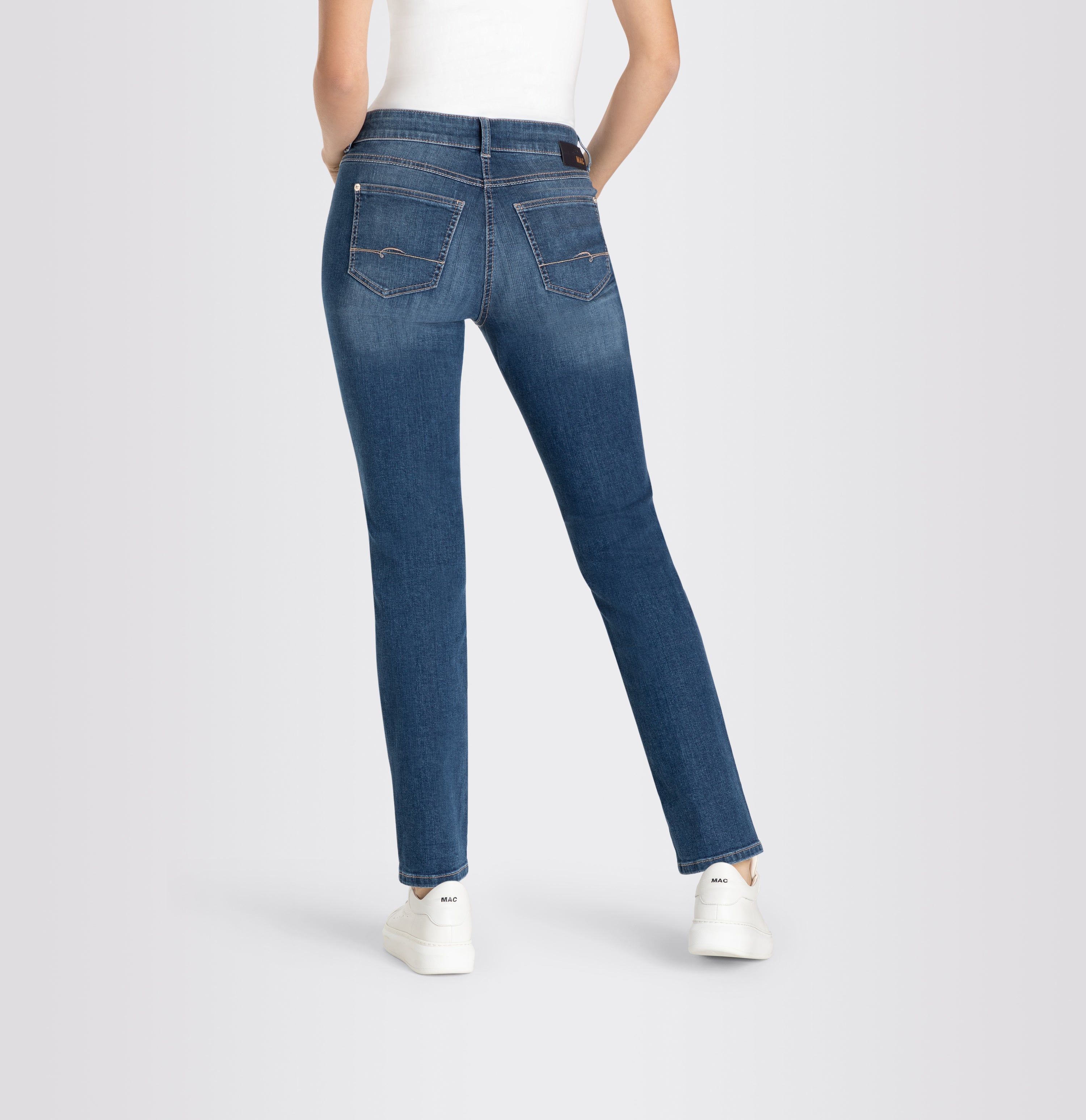 Comfortable straight jeans with a higher waist. | ANGELA | simple wash | Back view of model
