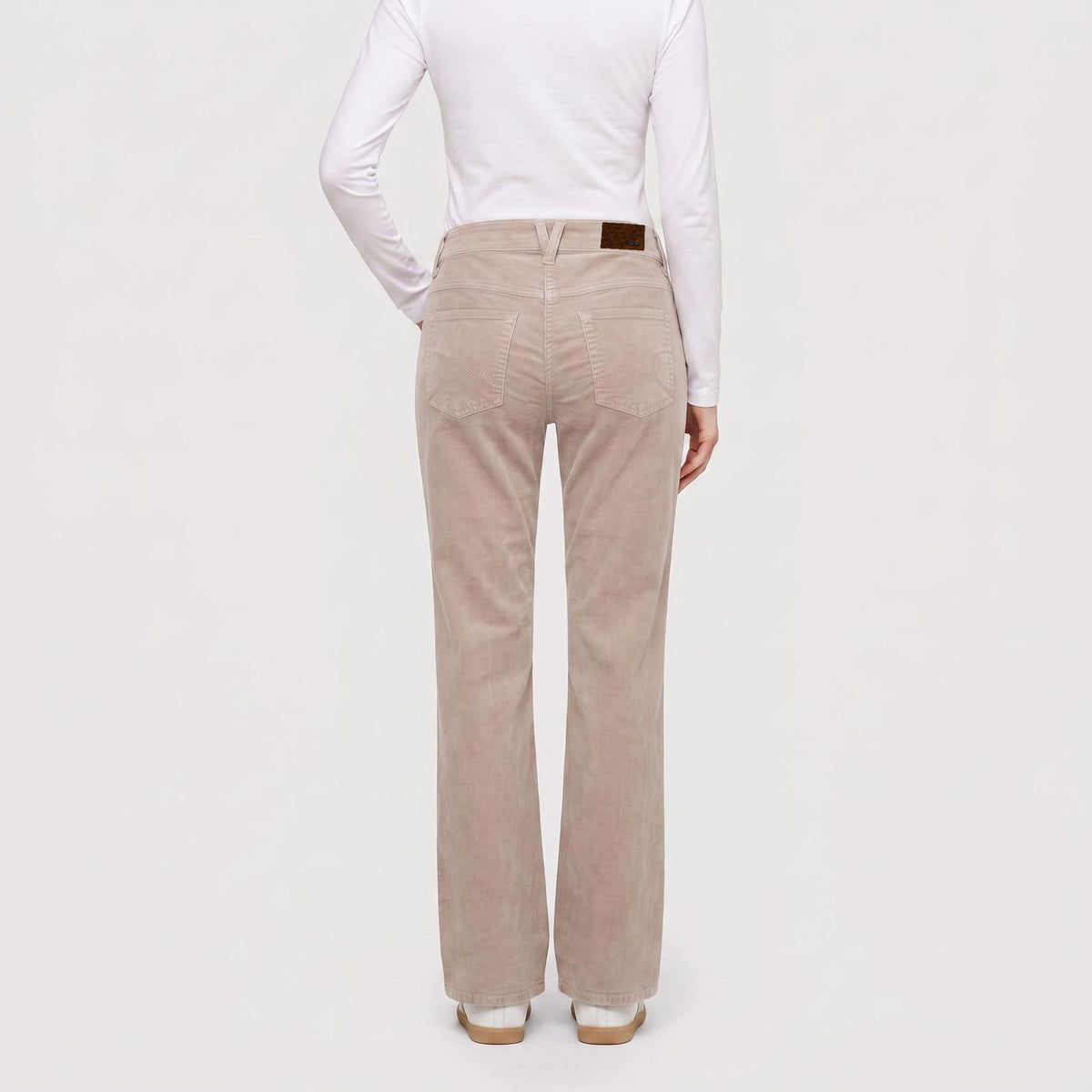 Flared fit made from brilliantly coloured baby corduroy. | LAURA pocket | windspray beige antique | Back view of model