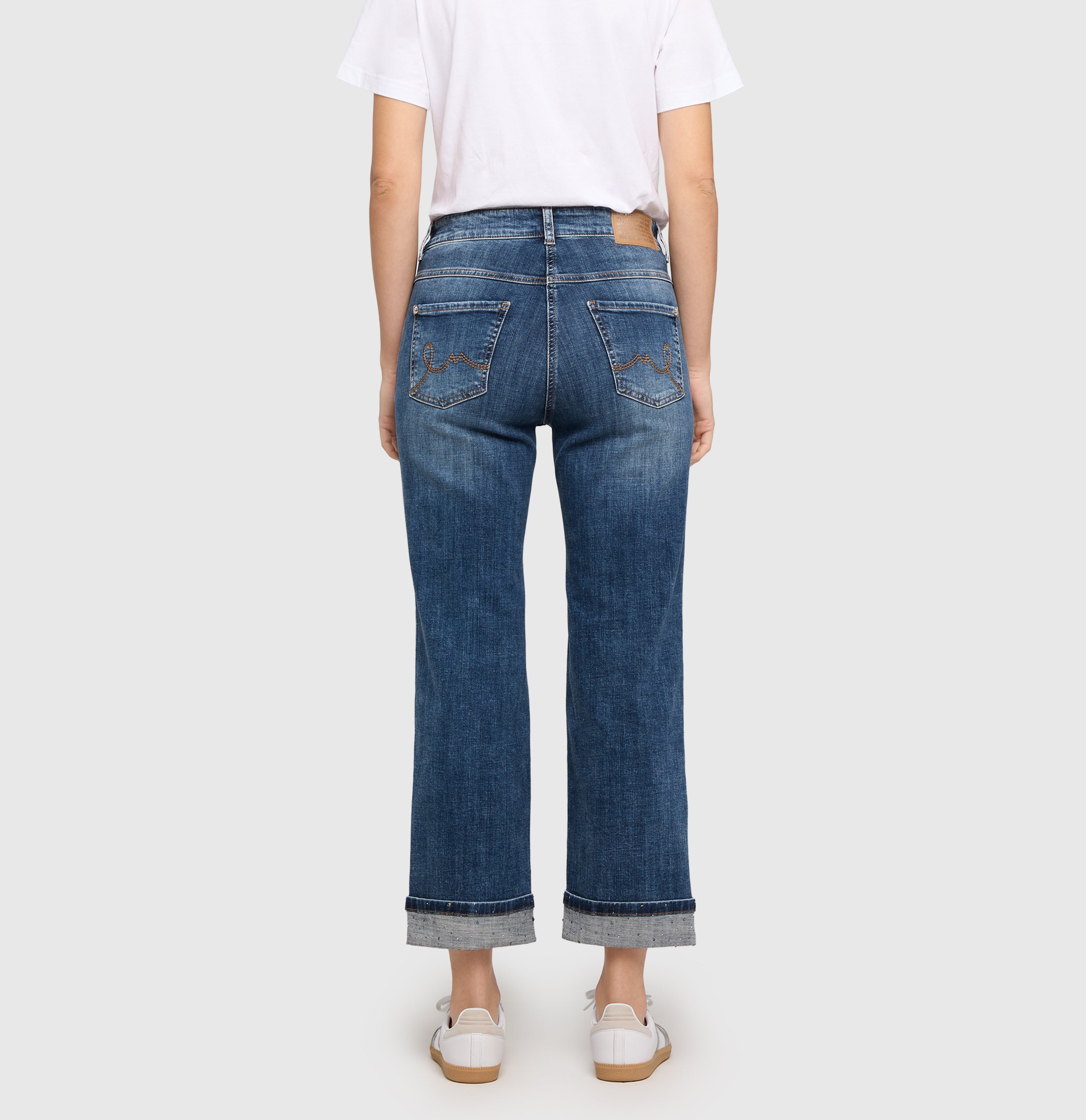 Flared jeans with fine embellishments. | LAURA smart glamour | medium blue washed | Back view of model