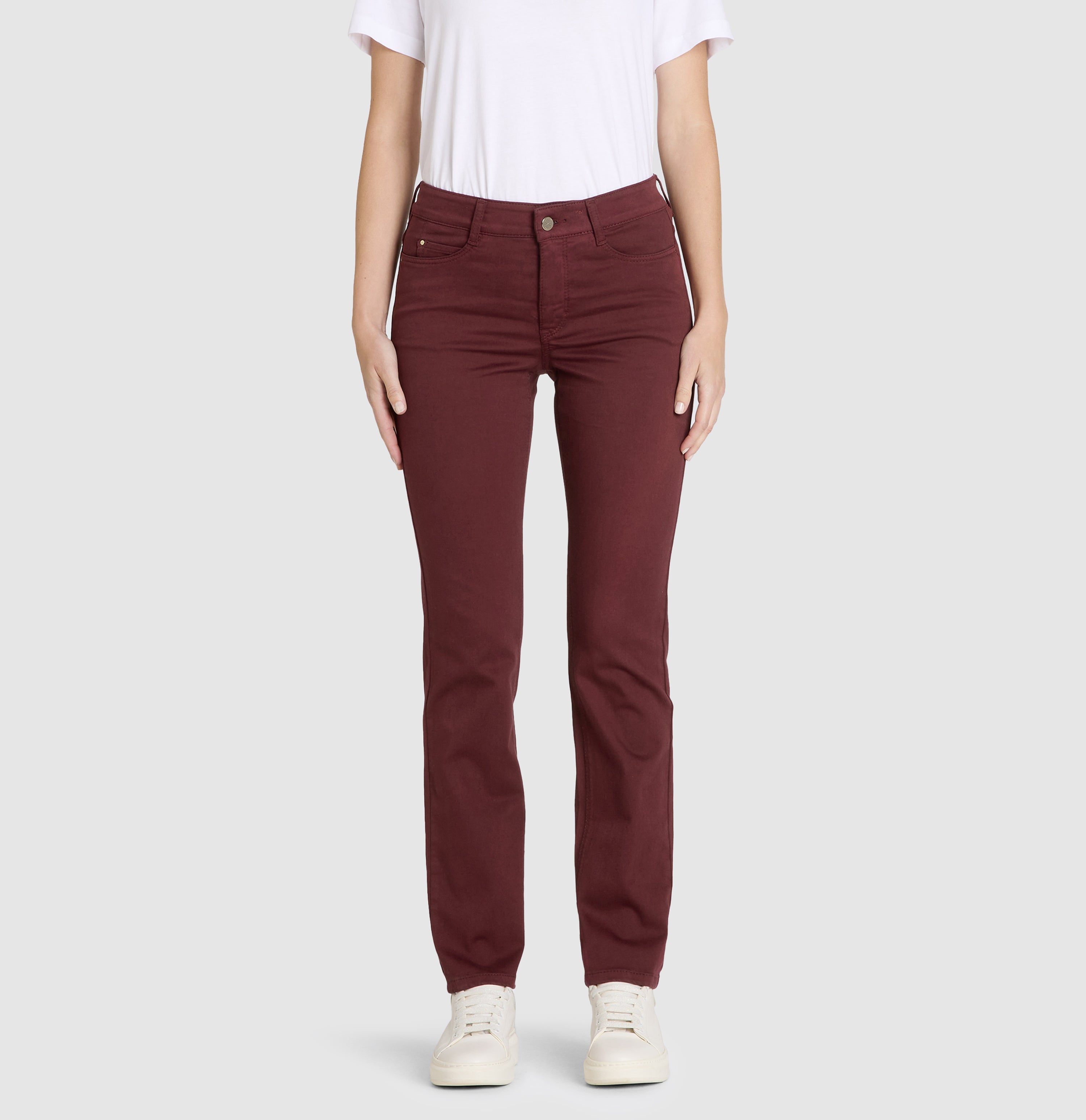 Straight fit made from hyper stretch denim. | DREAM | bordeaux PPT | Front view of model