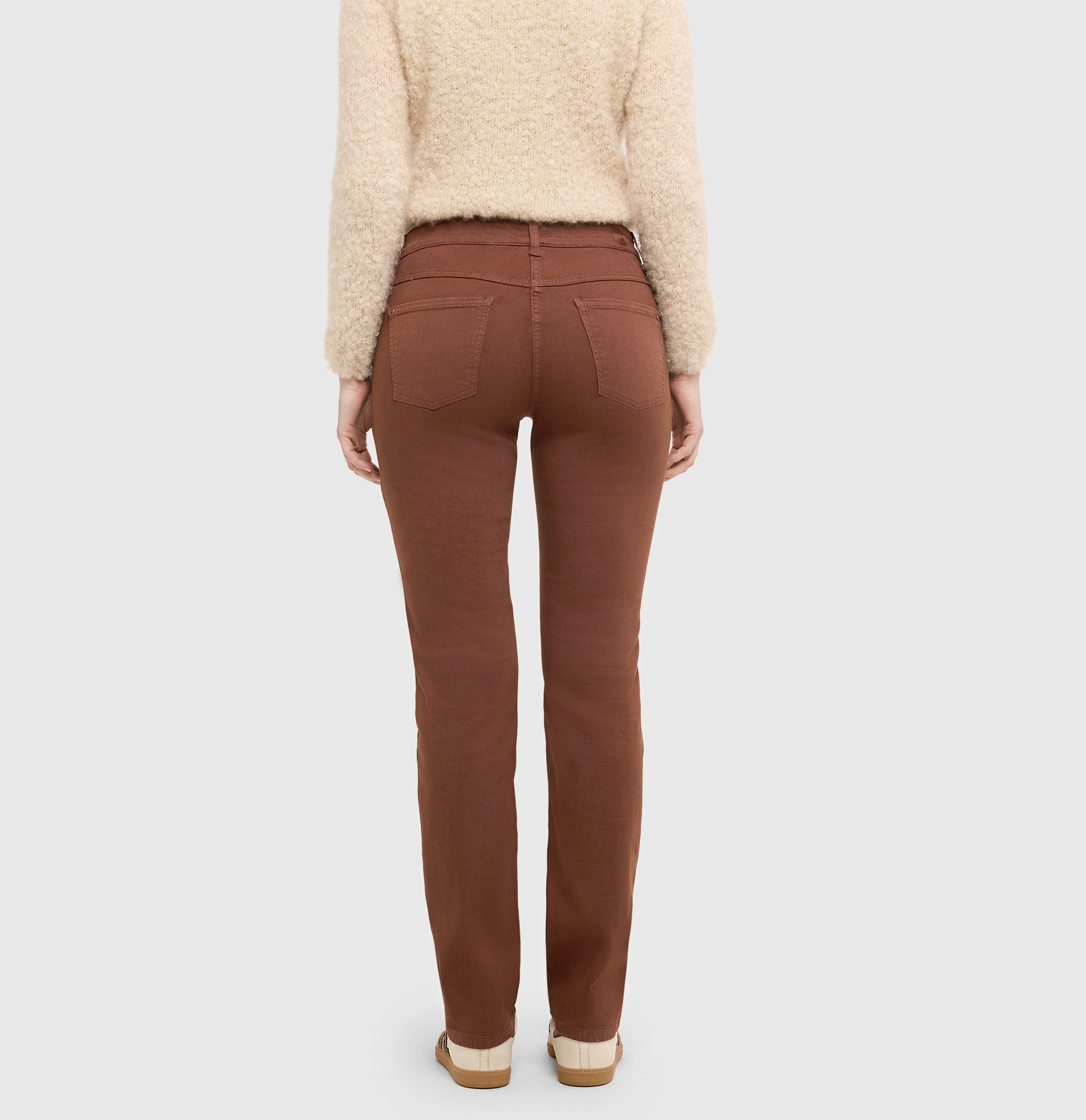 Straight fit made from hyper stretch denim. | DREAM | bison brown PPT | Back view of model