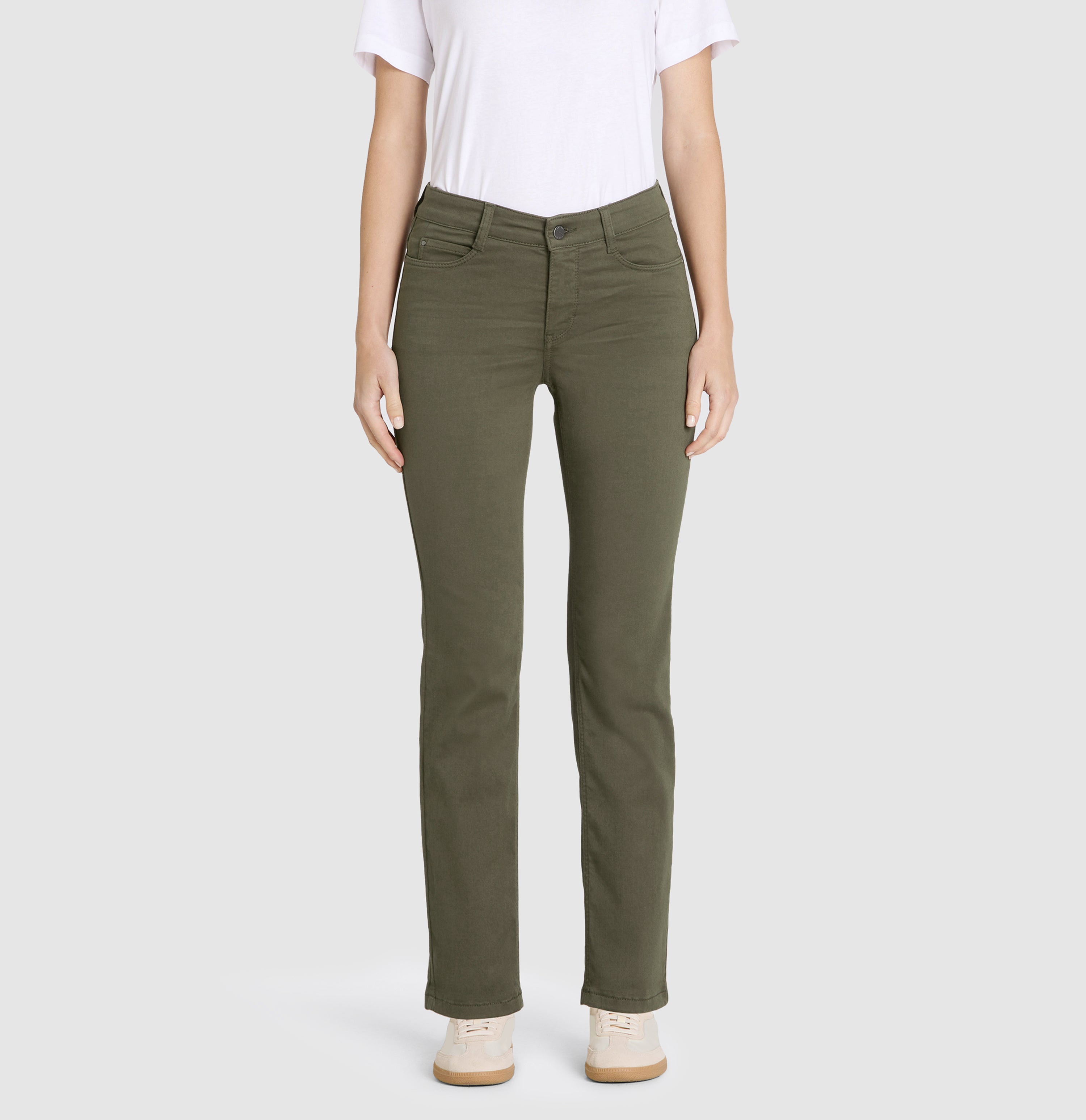 Straight shaping jeans made of hyper stretch denim. | DREAM | olive night PPT | Front view of model