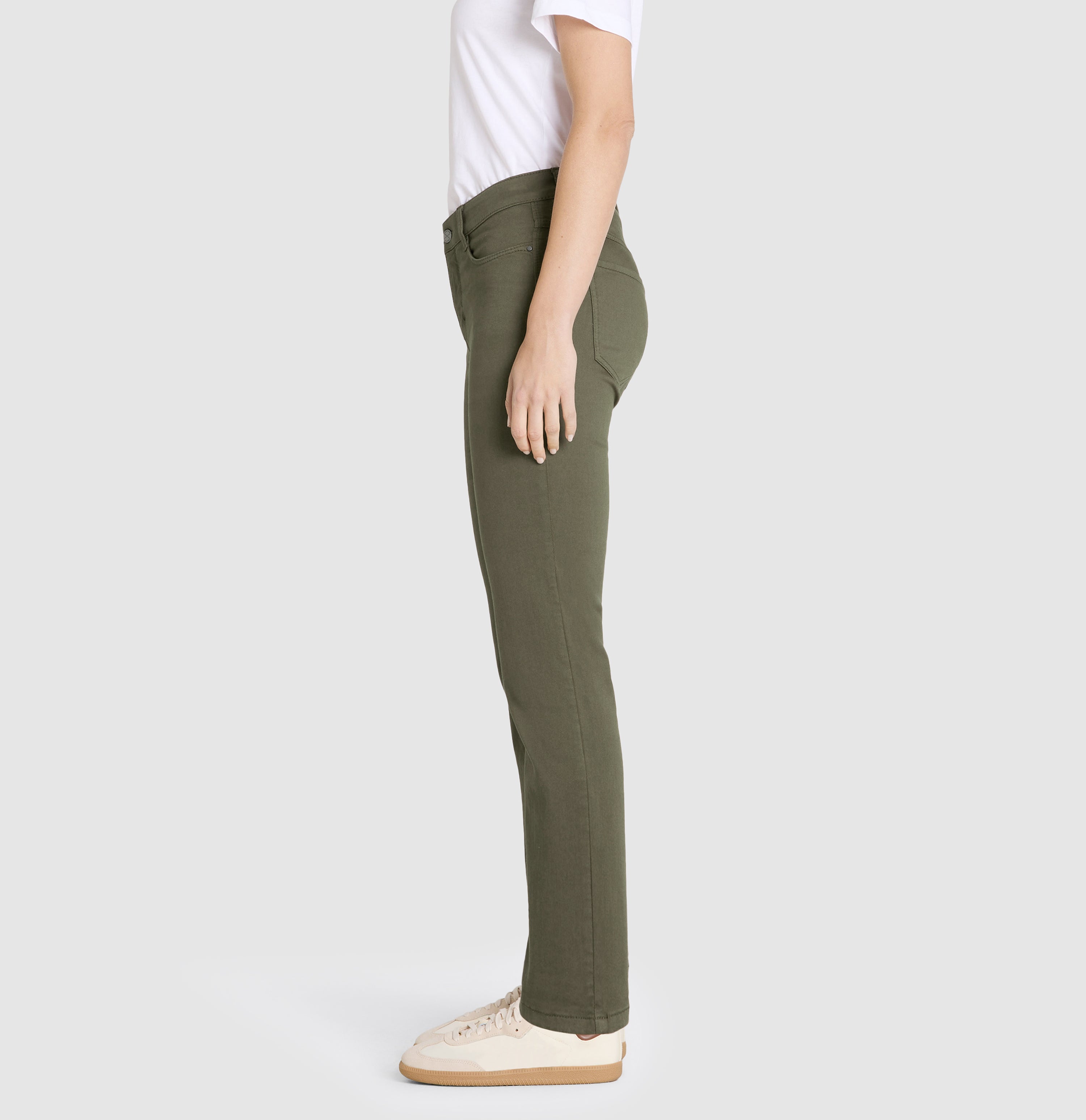 Straight shaping jeans made of hyper stretch denim. | DREAM | olive night PPT | Side view of model
