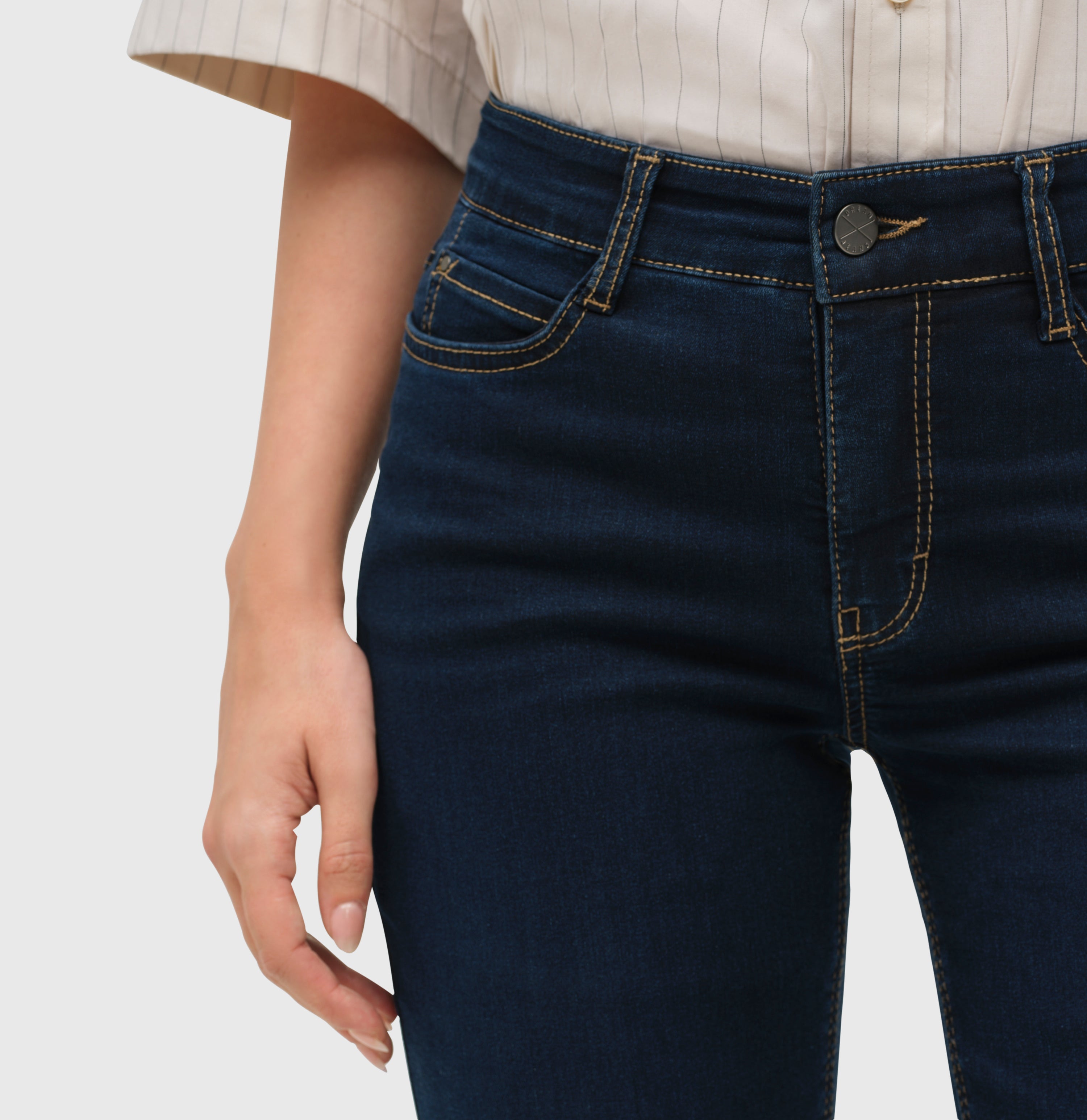 Straight fit jeans with innovative shaping effect. | DREAM | dark washed | Detailed view 3 of model