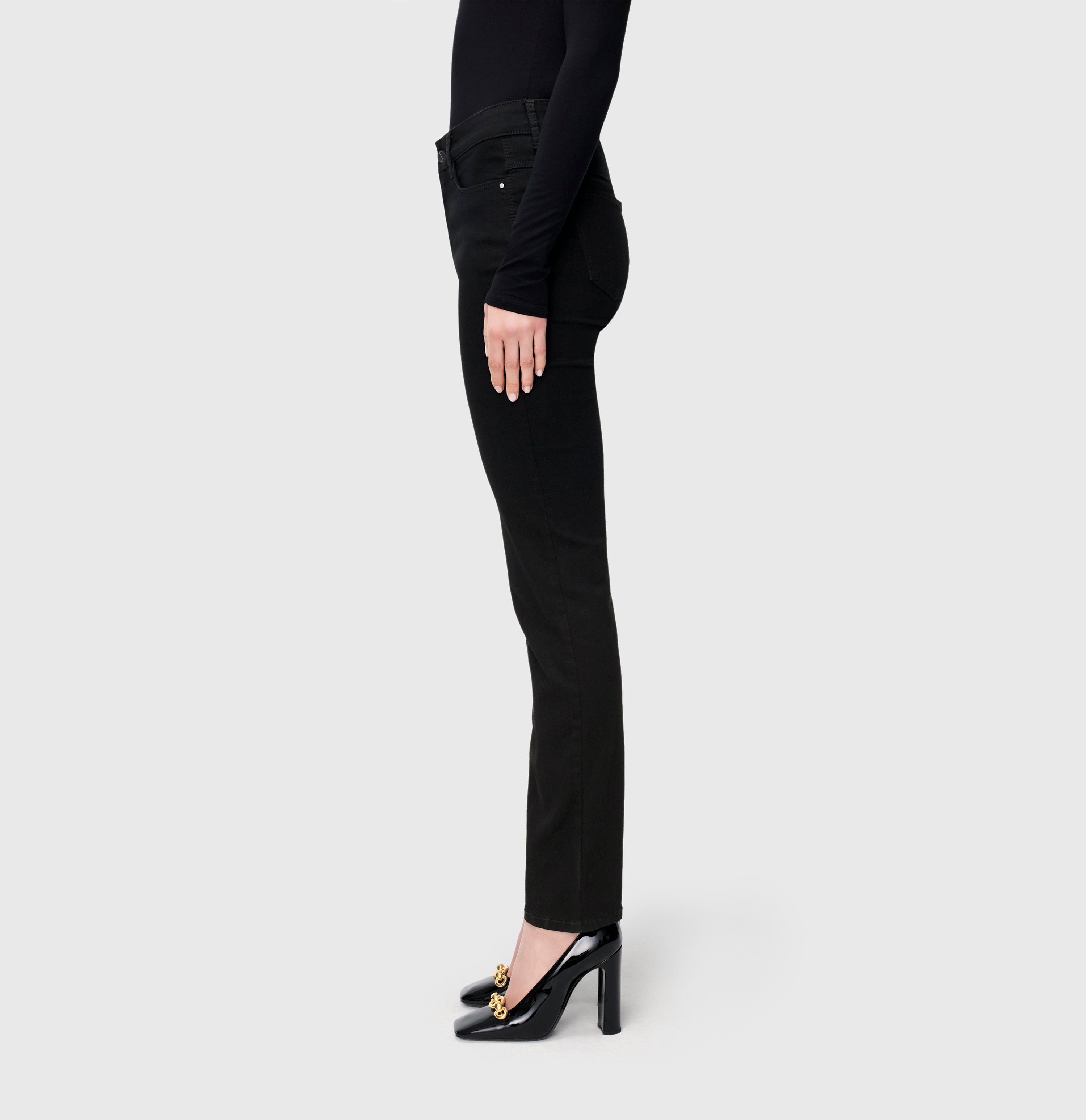 Straight fit jeans with innovative shaping effect. | DREAM | black-black | Detailed view 2 of model