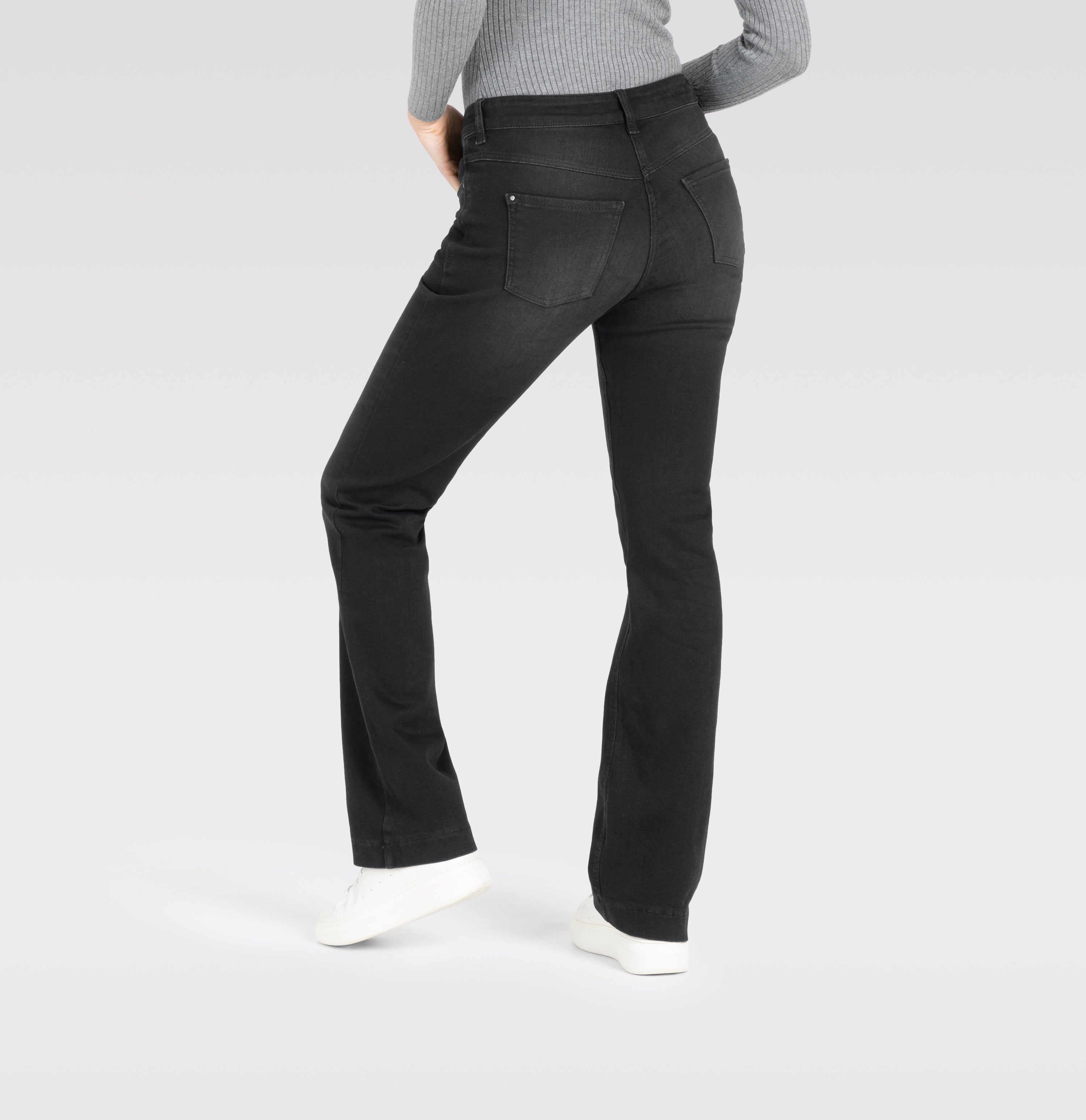 Flared fit with figure-shaping effect. | DREAM BOOT authentic | commercial black used wash | Back view of model