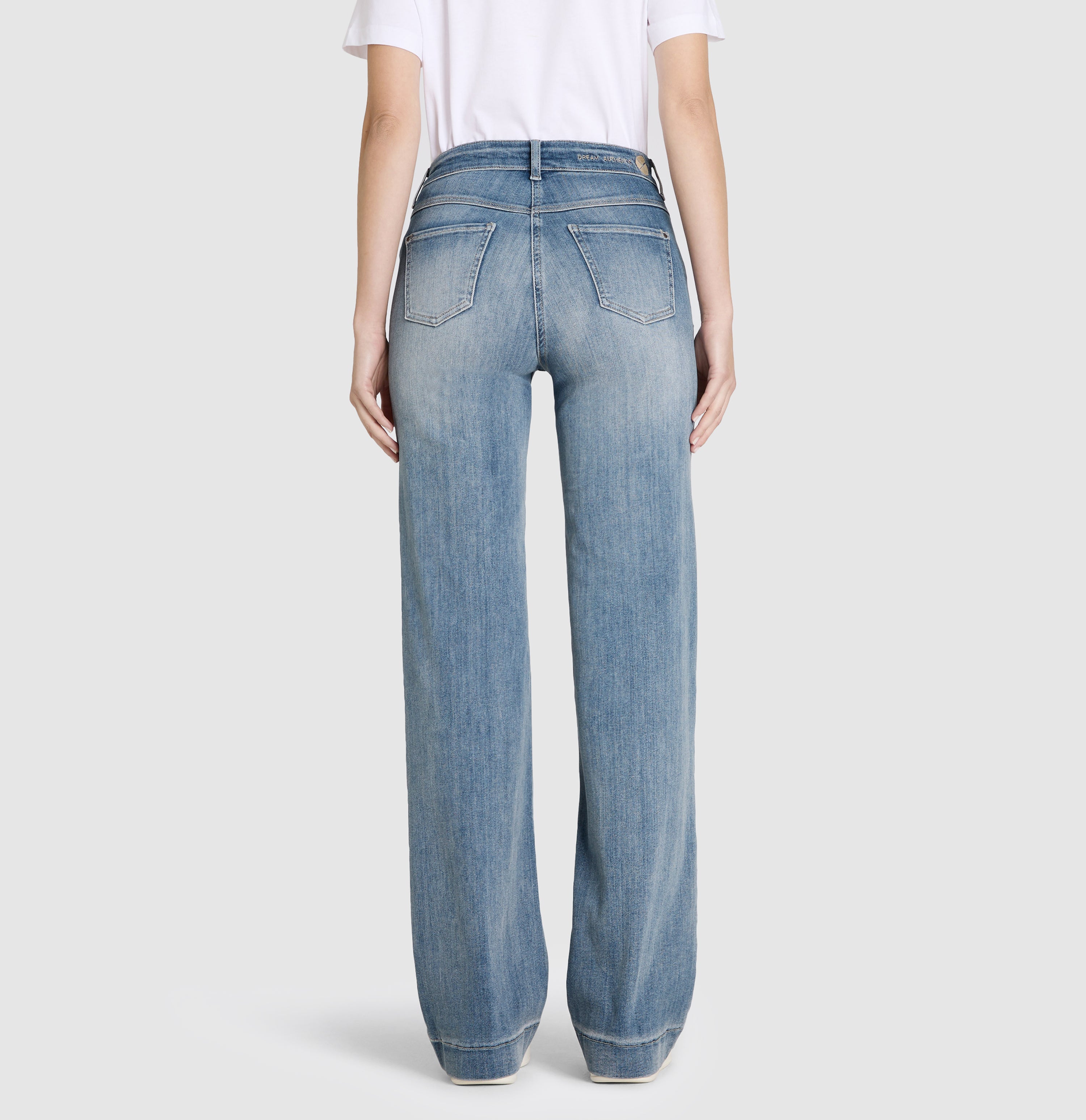 Wide fit made from hyper stretch denim. | DREAM WIDE authentic | authentic sky blue wash | Back view of model