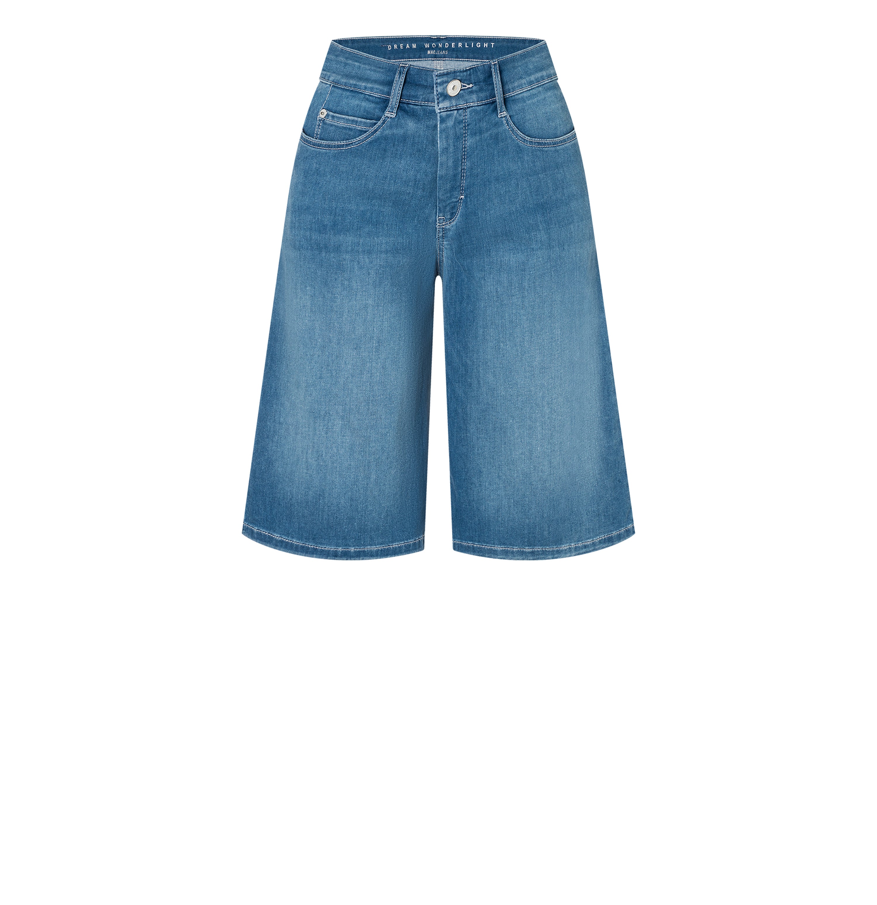 Wide shorts in a light shaping material. | DREAM WIDE Bermuda | summer mid blue wash | Front view of bust