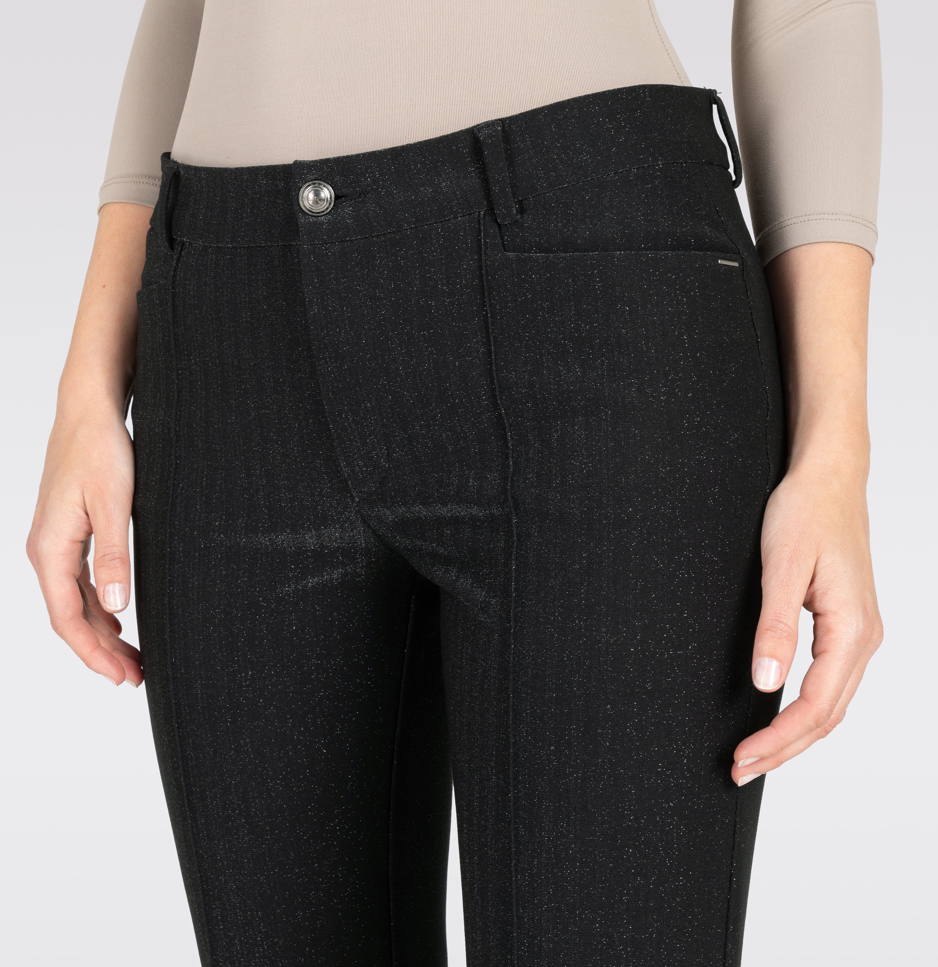 Flared fit made of soft high-tech jersey. Made in Italy. | DREAM BOOT luxury | stardust stripes | Side view of model