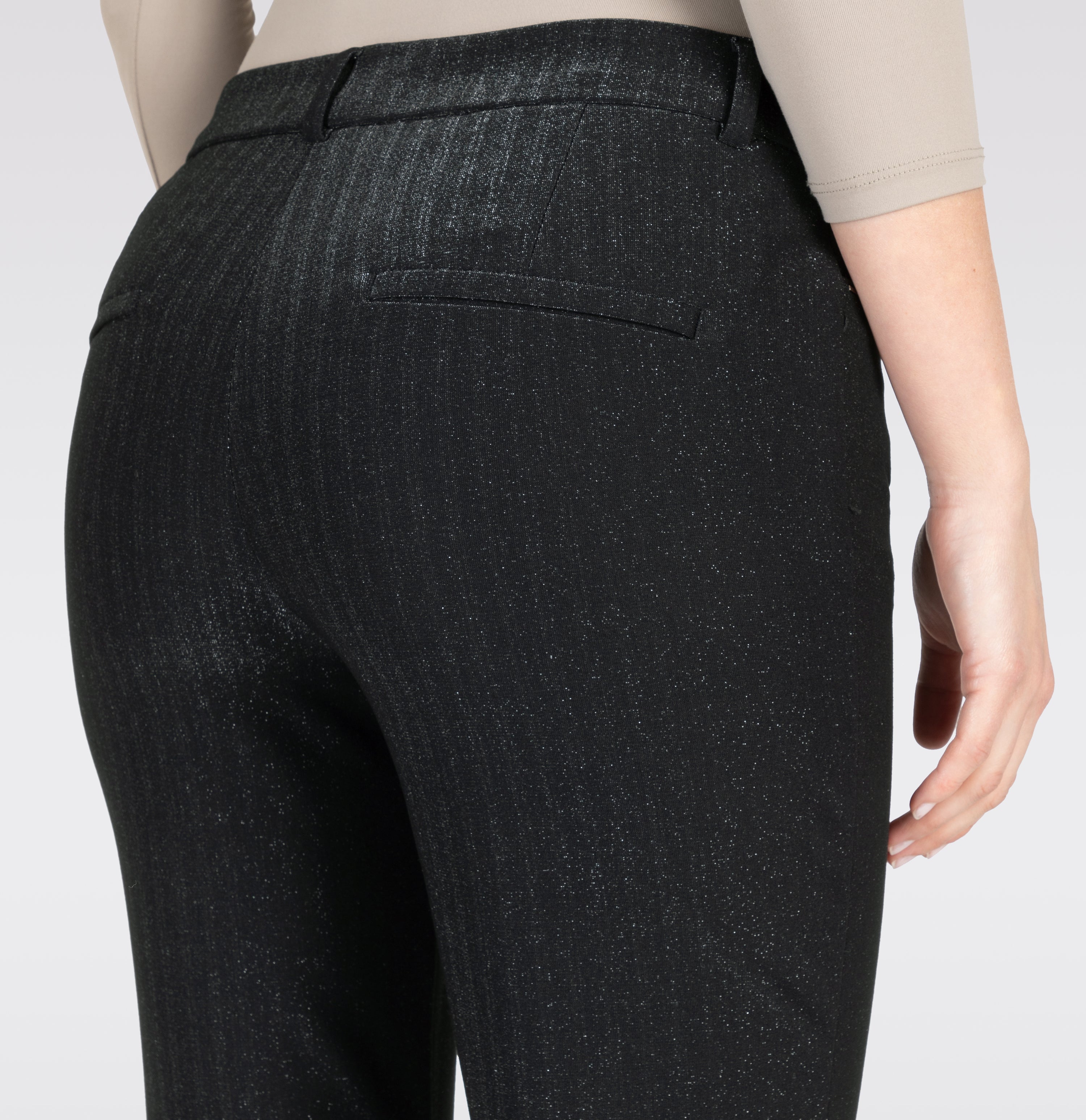 Flared fit made of soft high-tech jersey. Made in Italy. | DREAM BOOT luxury | stardust stripes | Detailed view 3 of model