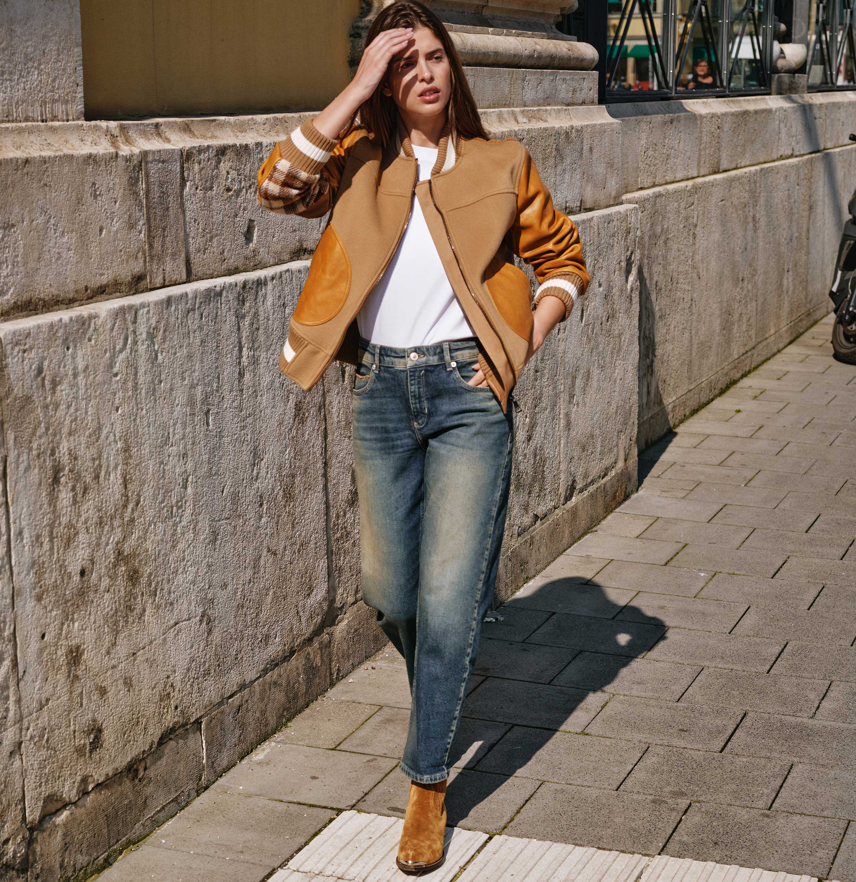 Straight fit with a casual vintage and turn-up look. | STRAIGHT | greenish tinted wash | Campaign image 3