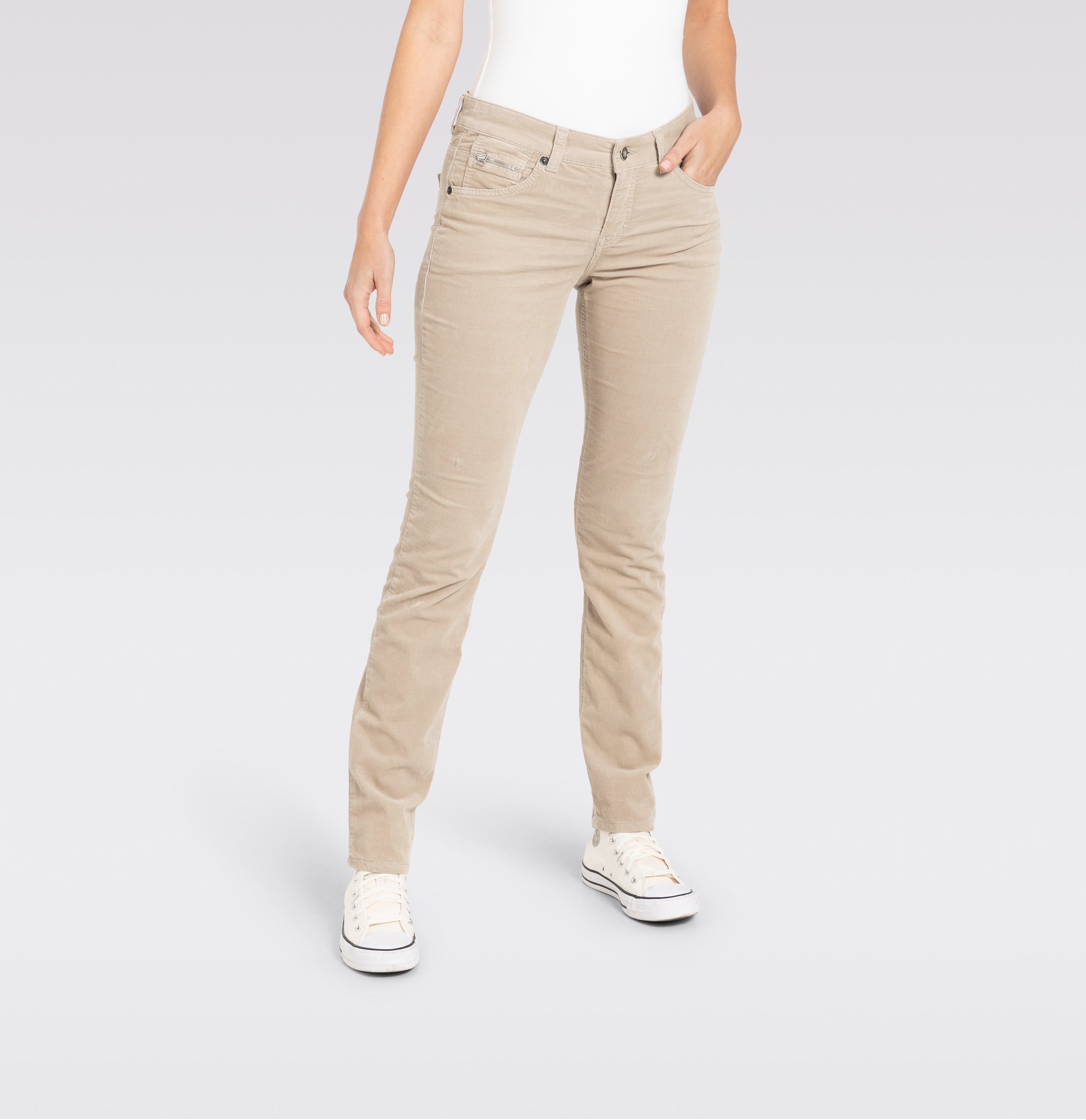 Slim cut trousers made of brilliantly coloured baby corduroy. | SLIM | sand beige PPT | Detailed view 4 of model