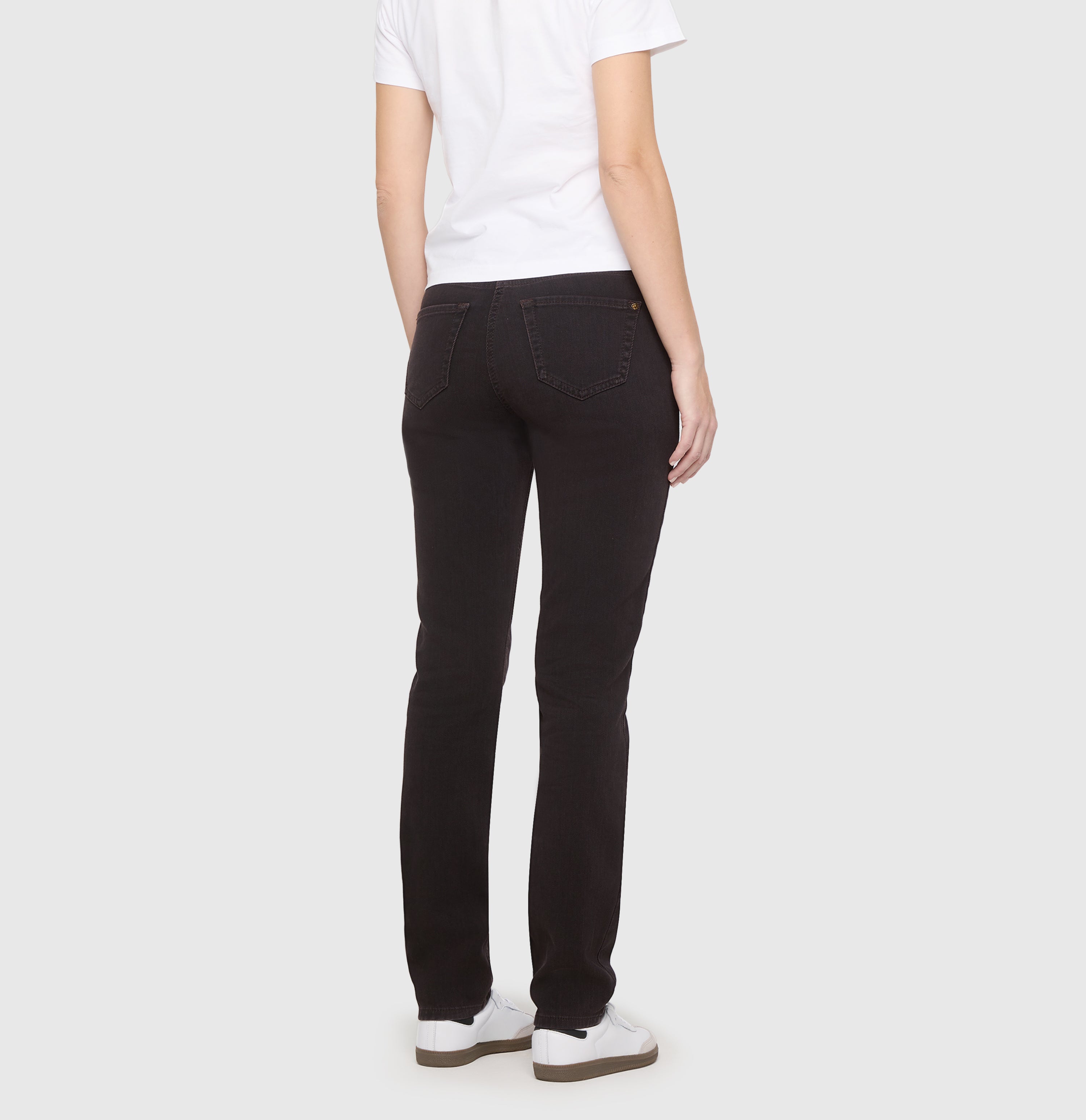 Slim thermal jeans jeans with zip detail. | SLIM | brown overdye black | Back view of model