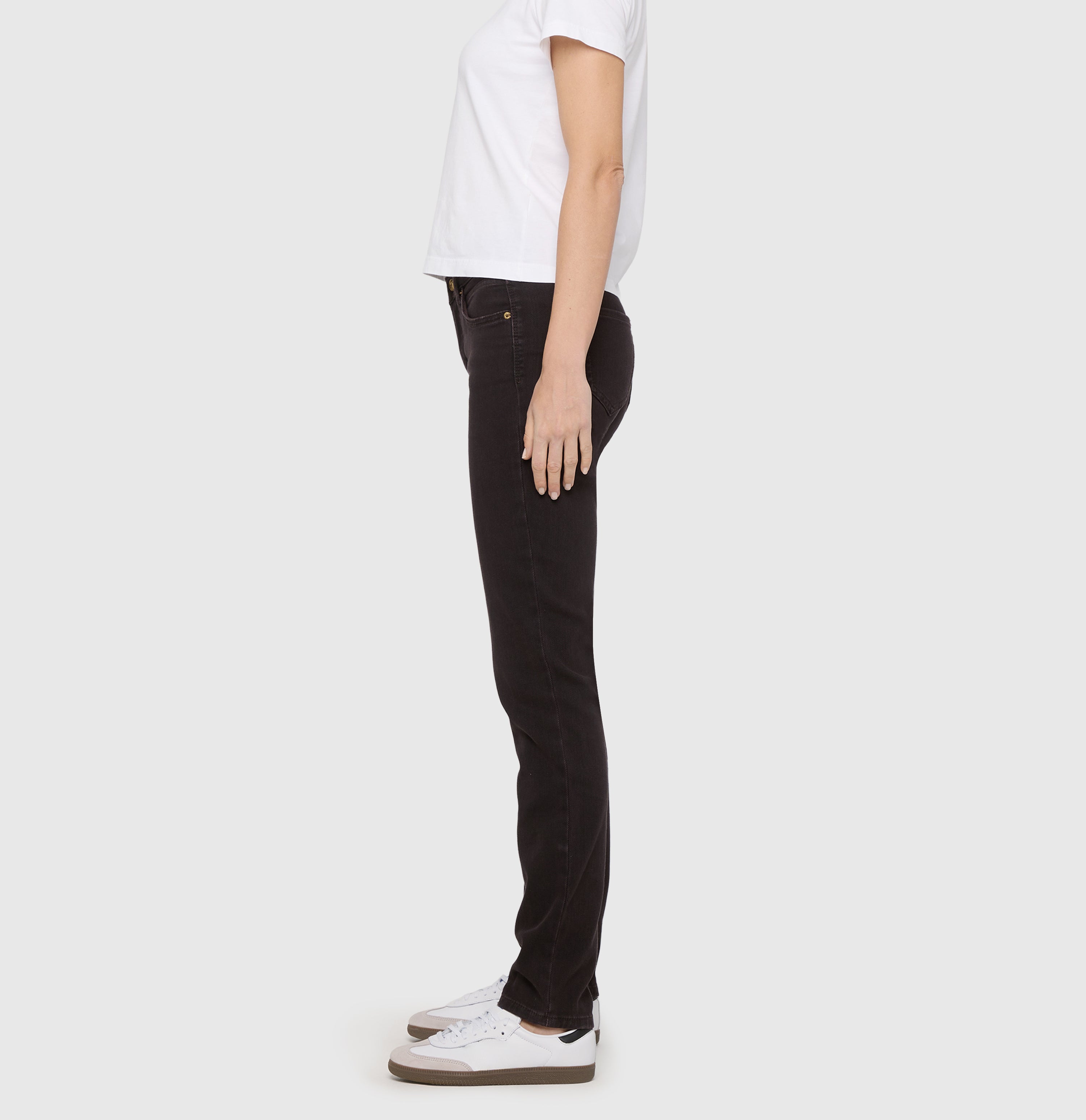 Slim thermal jeans jeans with zip detail. | SLIM | brown overdye black | Side view of model