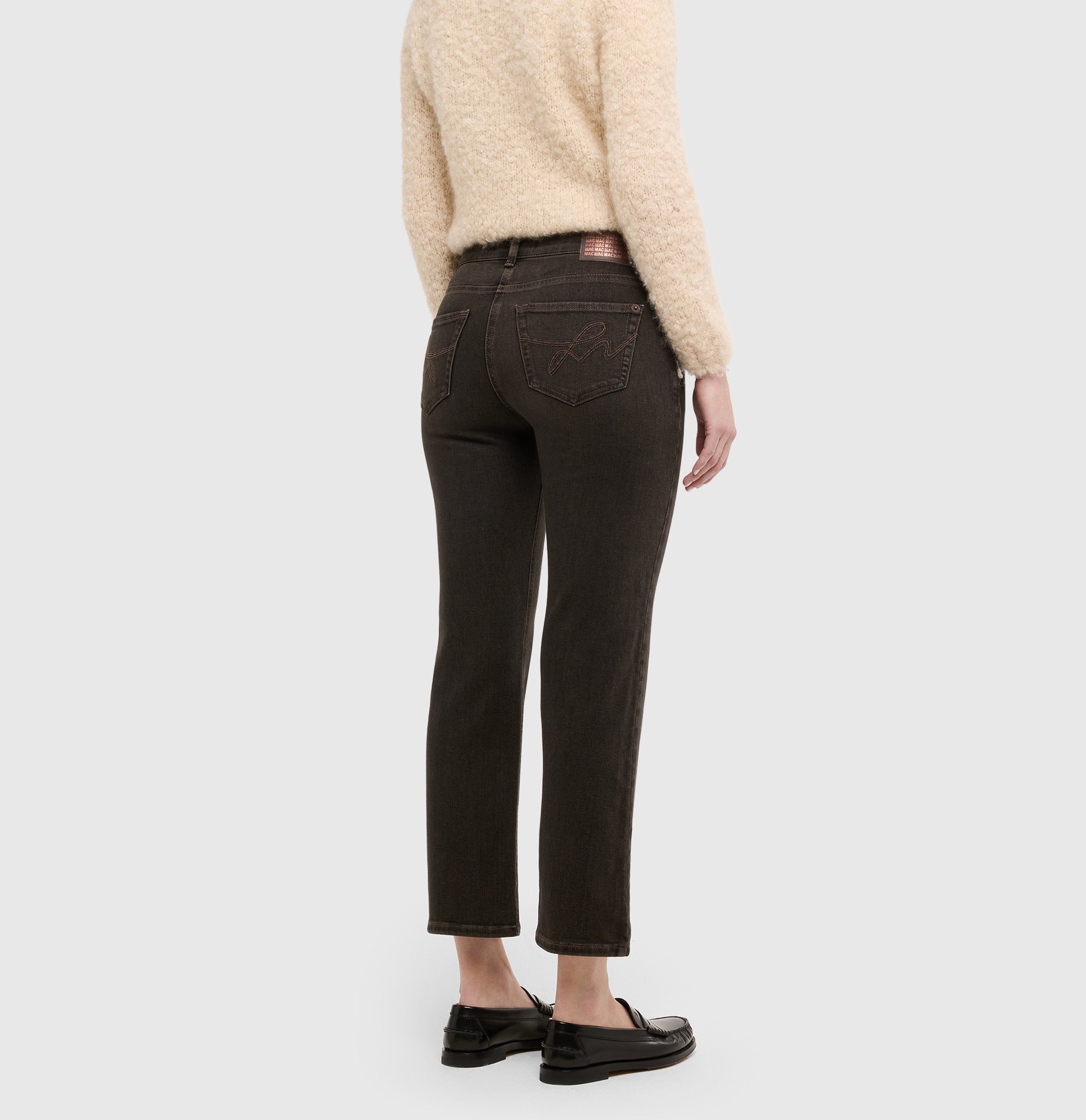 Slim fit made from light denim. | CARRIE straight | anthra black wash | Back view of model