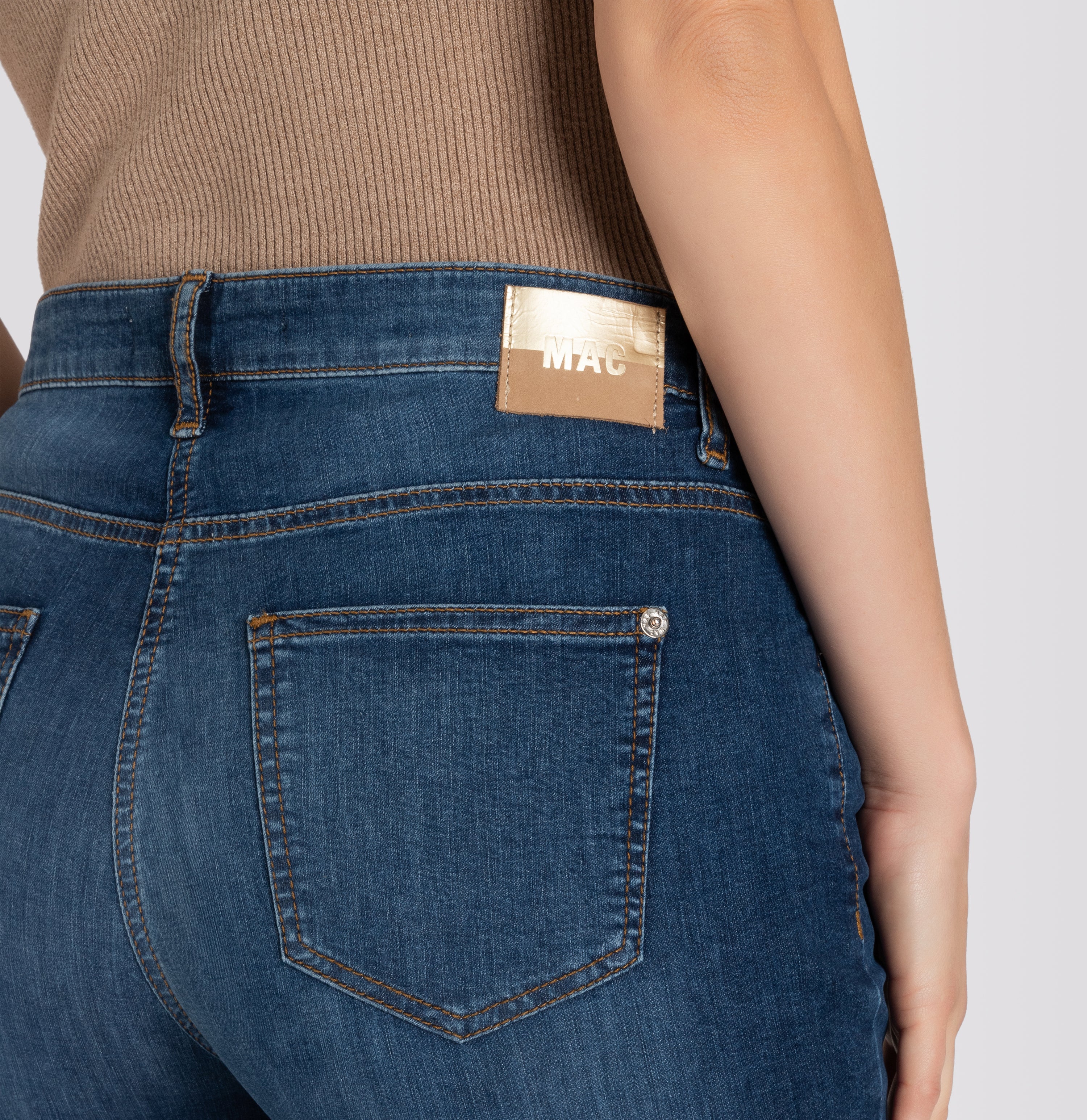 Culotte made of summery lightweight denim. | CULOTTE | basic blue stone | Detailed view 3 of model