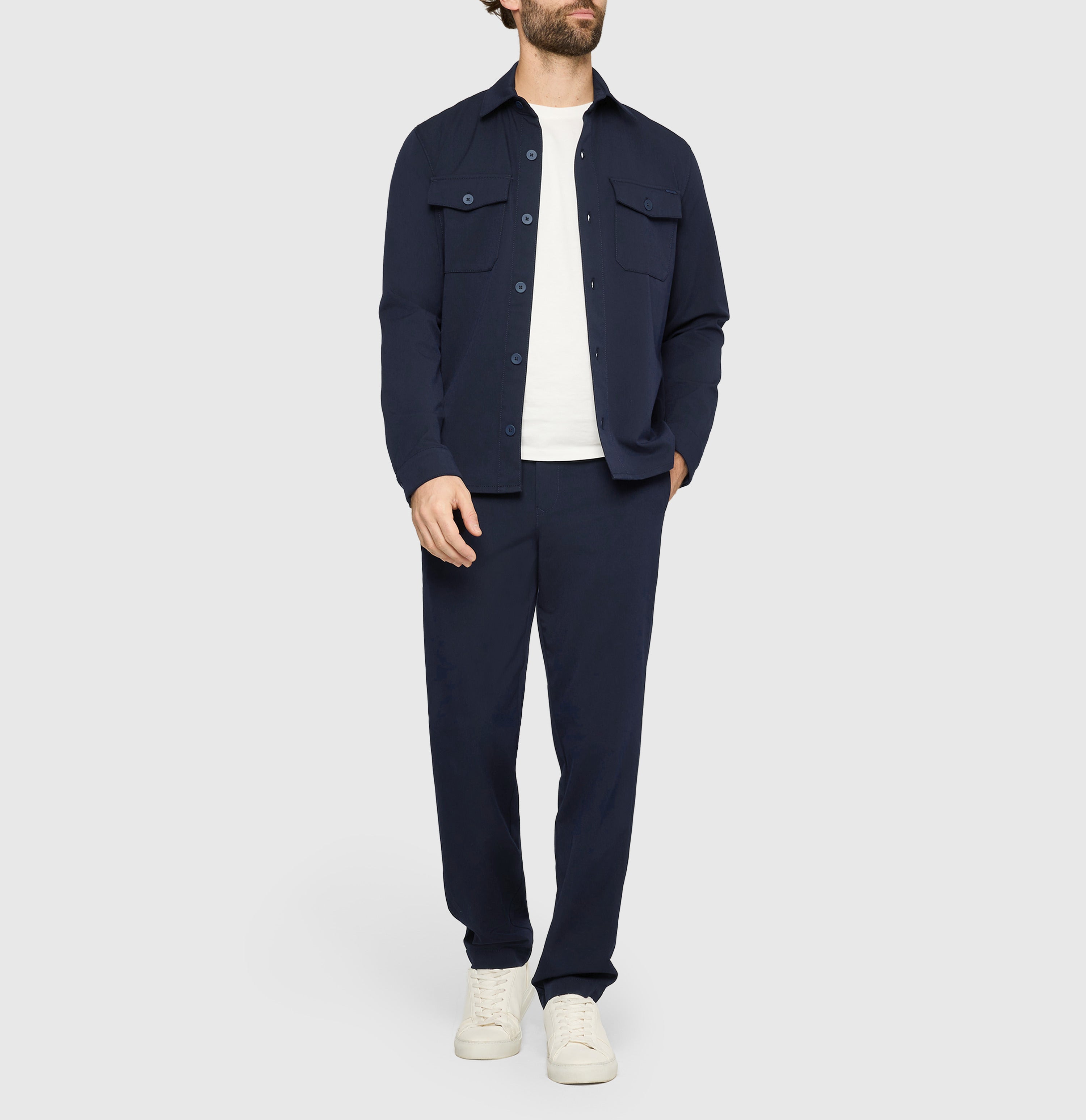 Overshirt made of CARBONIUM® gabardine. | Overshirt | midnight blue | Detailed view 2 of model