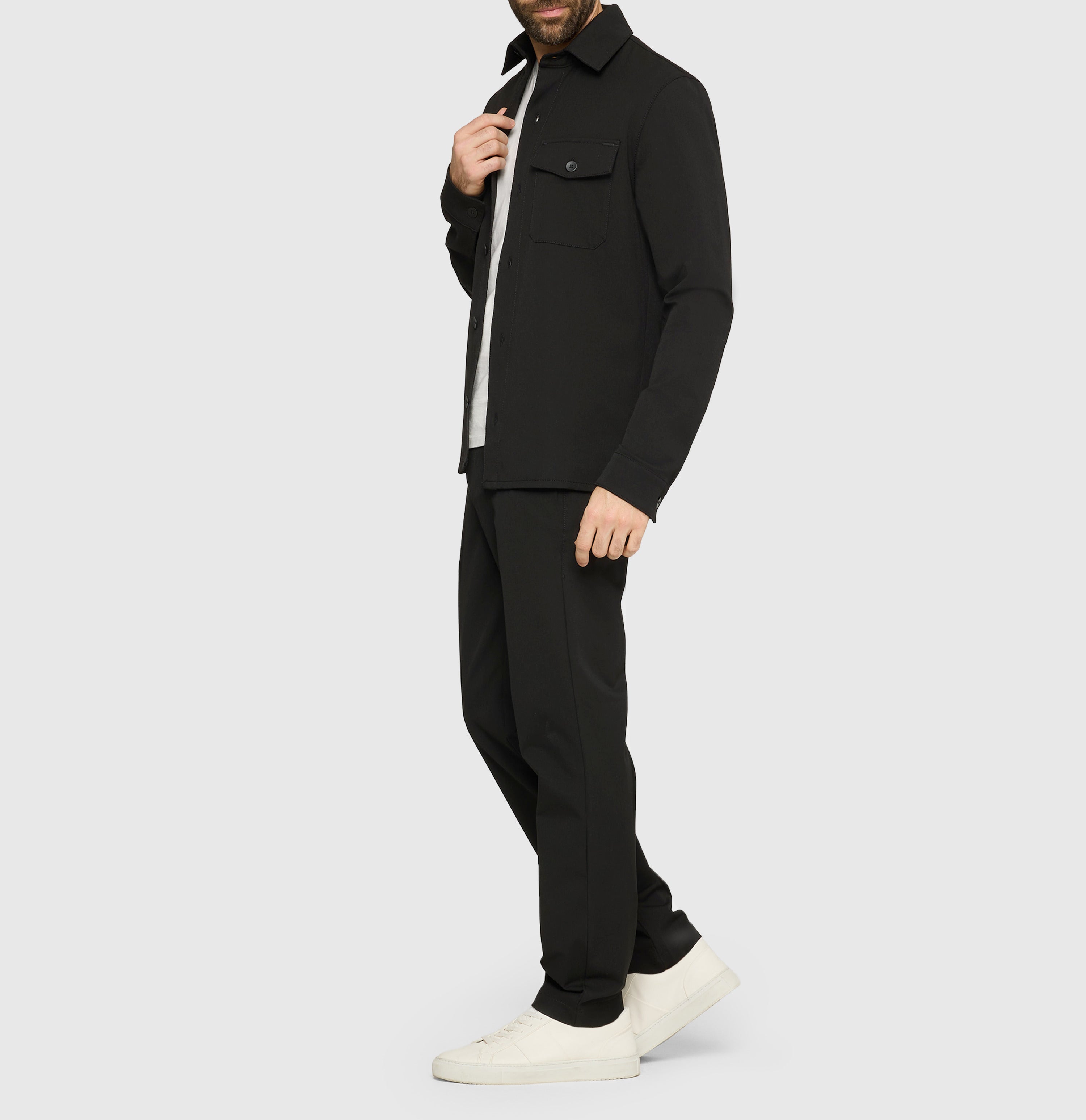Overshirt made of CARBONIUM® gabardine. | Overshirt | power black | Side view of model