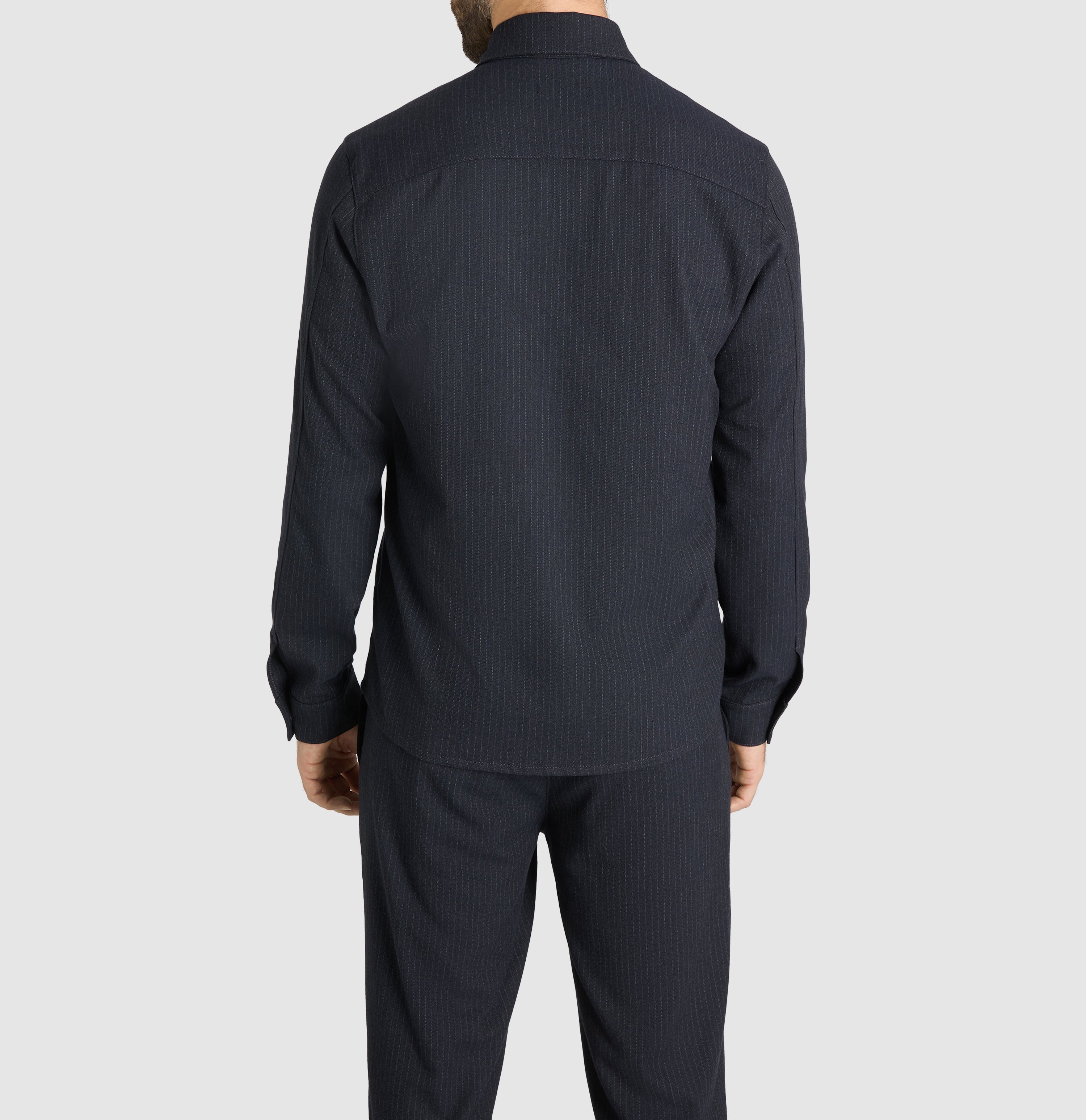 Casual flannel shirt with pinstripe pattern. | Overshirt | midnight blue stripes | Back view of model