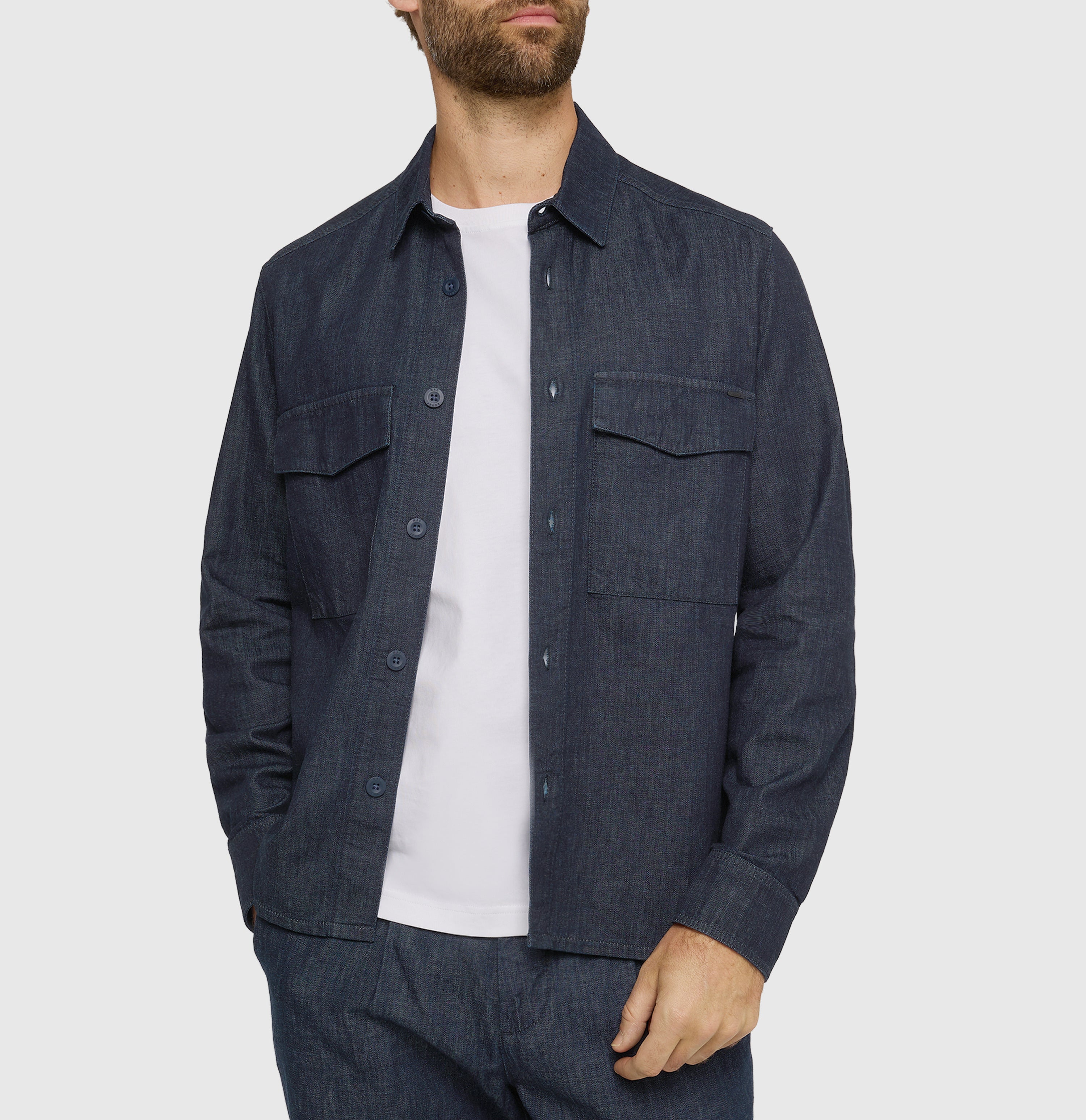 Overjacket in a blend with nettle fibres. | Overjacket | dark rinsewash | Front view of model
