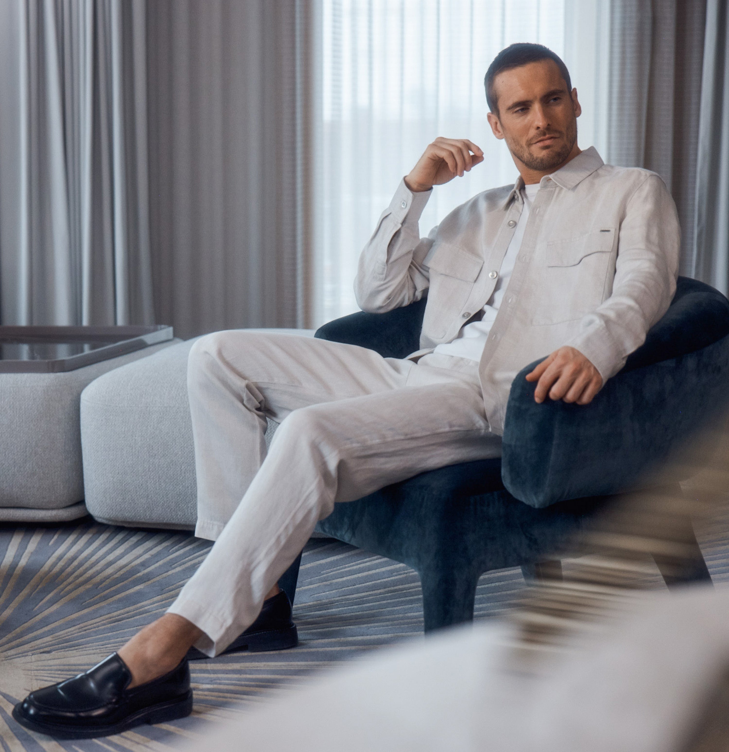 Denim overjacket in a lyocell-linen blend. | Overjacket | nature | Campaign image 3