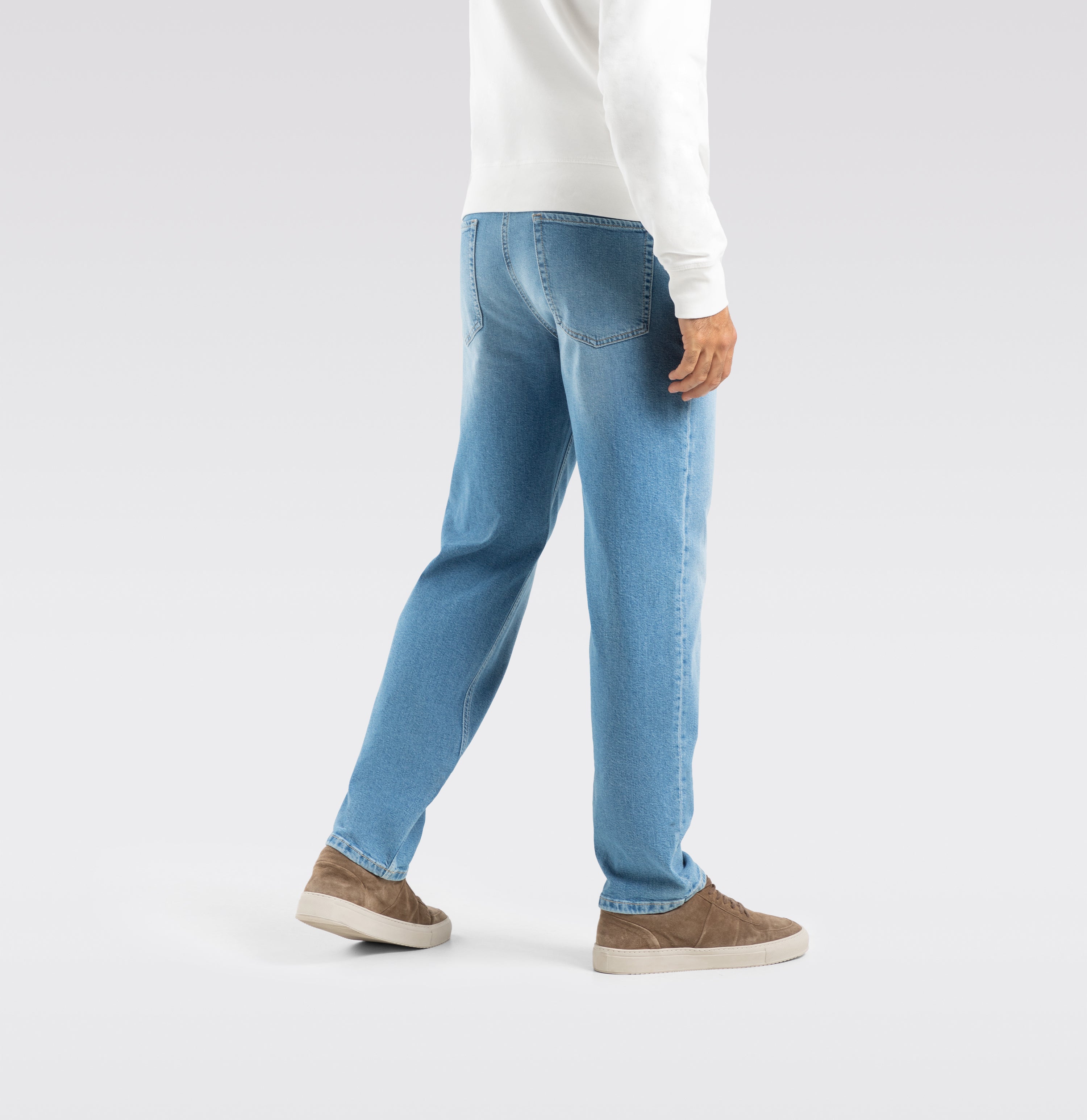 Comfort fit with an authentic vintage look. | Rick | authentic summer bleach | Detailed view 3 of model